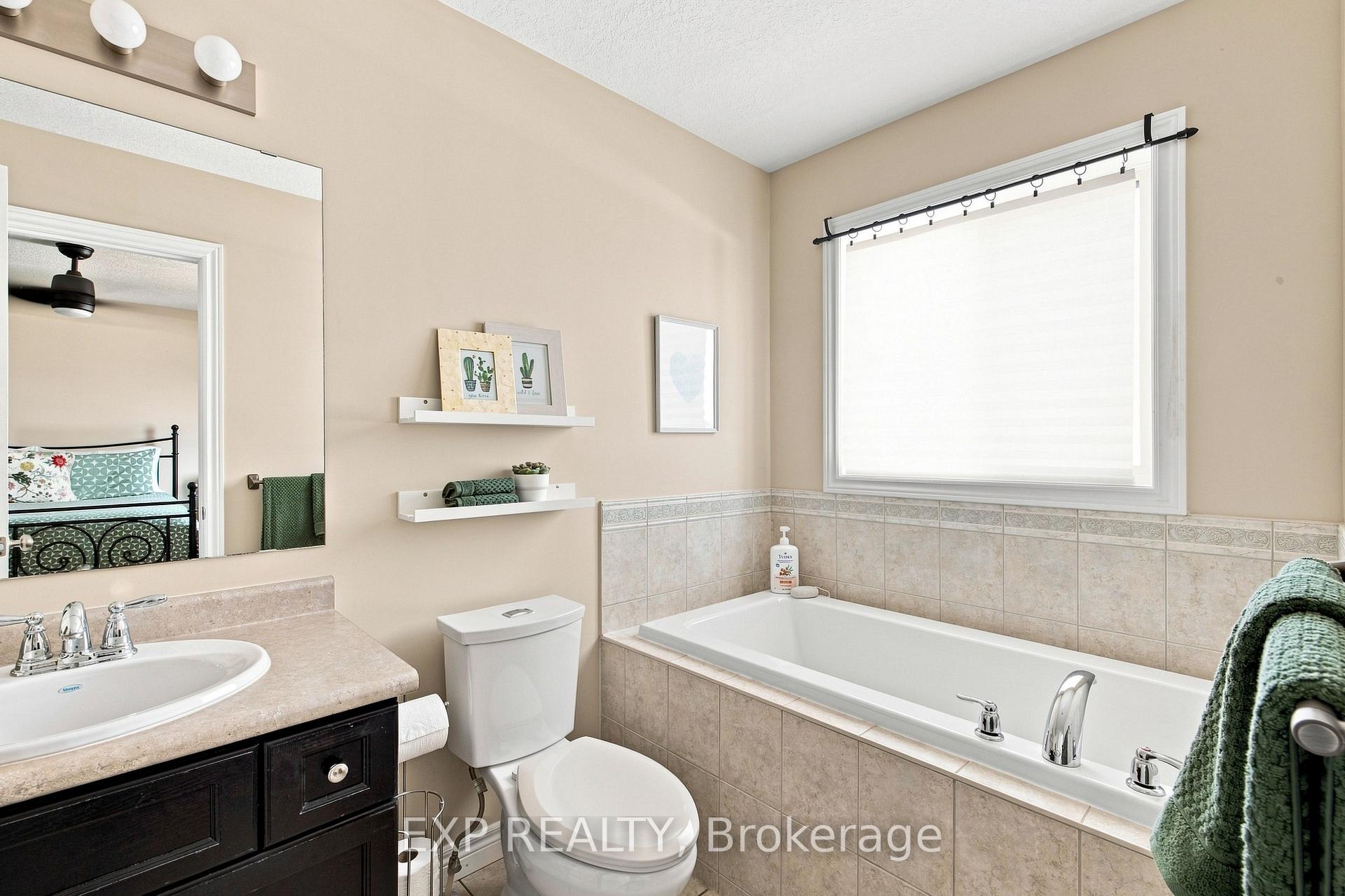 Photo 31 of 187 Eden Oak Trail, Kitchener, Idlewood/Lackner Woods — HOMEH