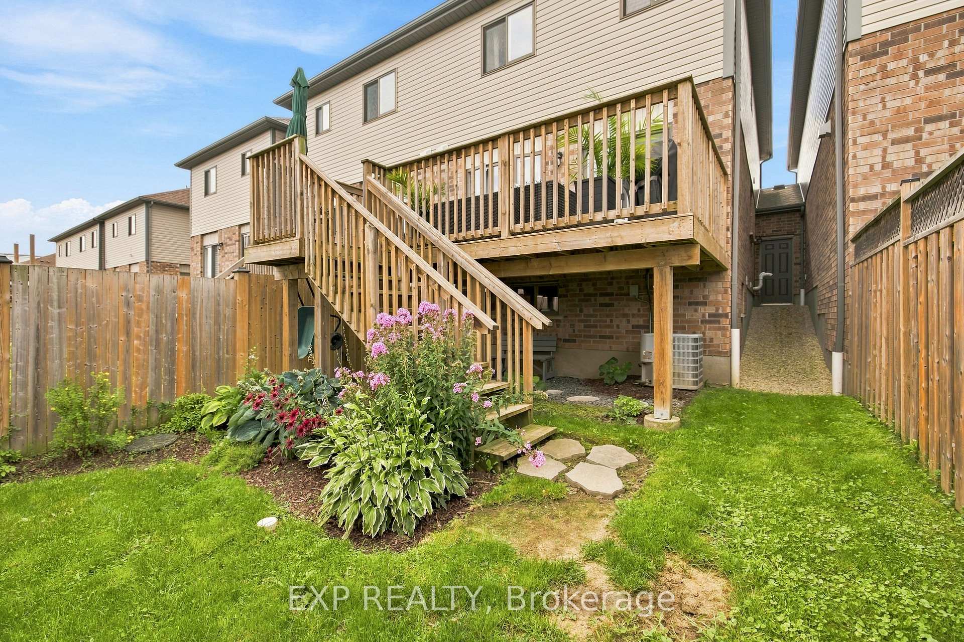 Photo 38 of 187 Eden Oak Trail, Kitchener, Idlewood/Lackner Woods — HOMEH