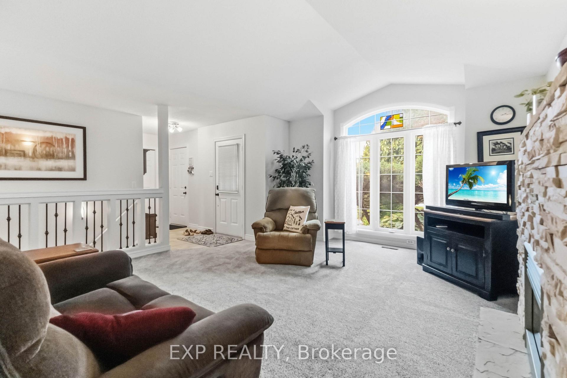 Photo 4 of 144 Stephen Moore Drive, Middlesex Centre, Kilworth — HOMEH