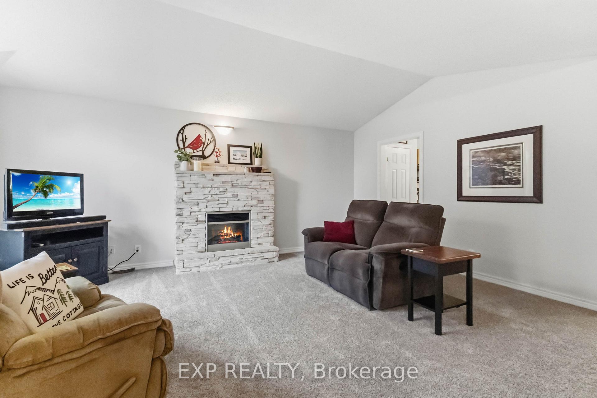 Photo 6 of 144 Stephen Moore Drive, Middlesex Centre, Kilworth — HOMEH