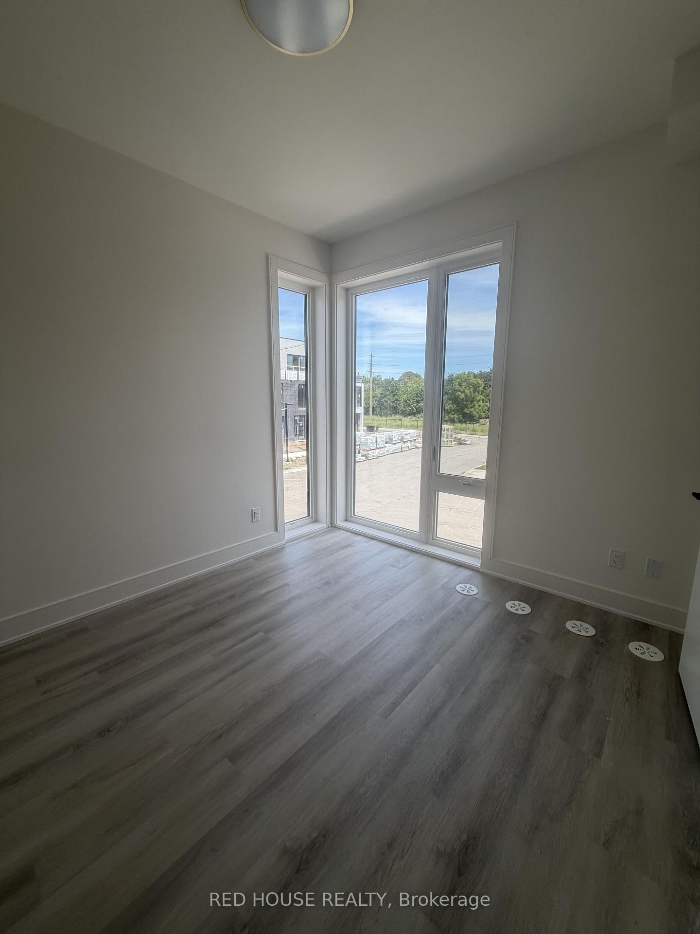 Photo 11 of 175 Everett Common, St. Catharines, Oakdale — HOMEH
