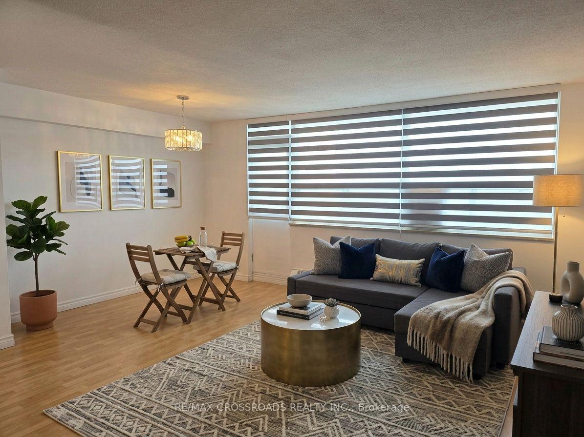 Photo 2 of Unit 1004, 5 Frith Road, North York, Glenfield-Jane Heights — HOMEH