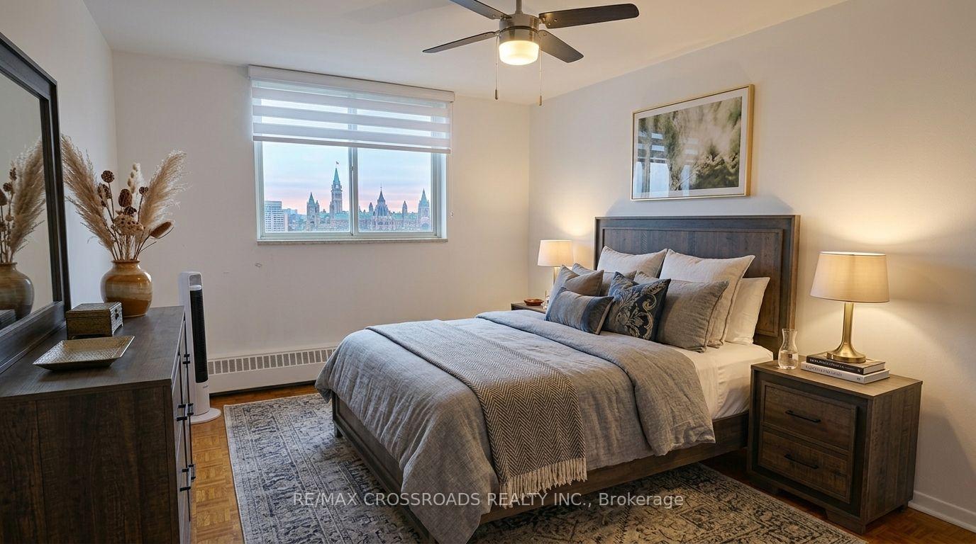 Photo 4 of Unit 1004, 5 Frith Road, North York, Glenfield-Jane Heights — HOMEH