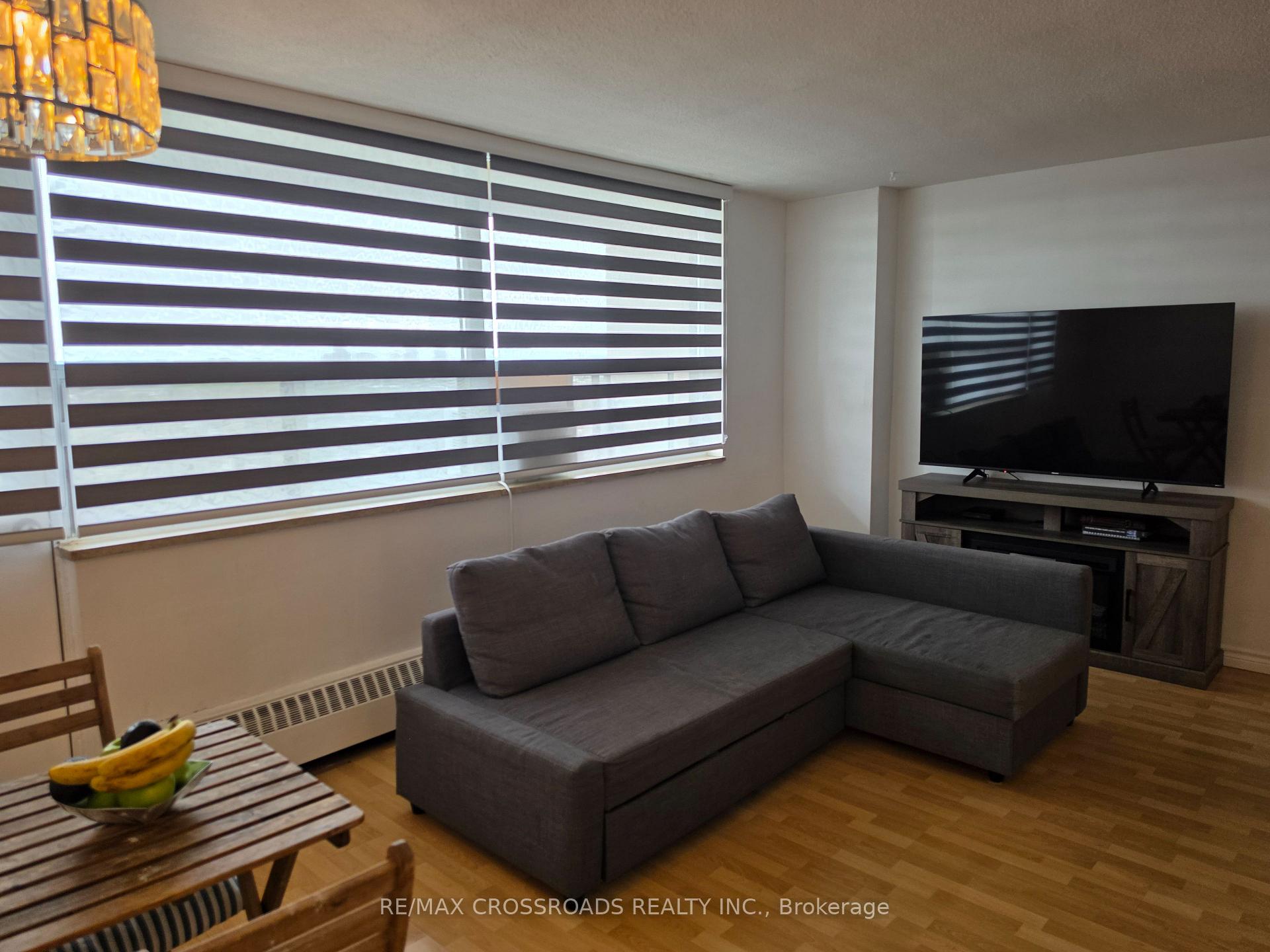 Photo 7 of Unit 1004, 5 Frith Road, North York, Glenfield-Jane Heights — HOMEH
