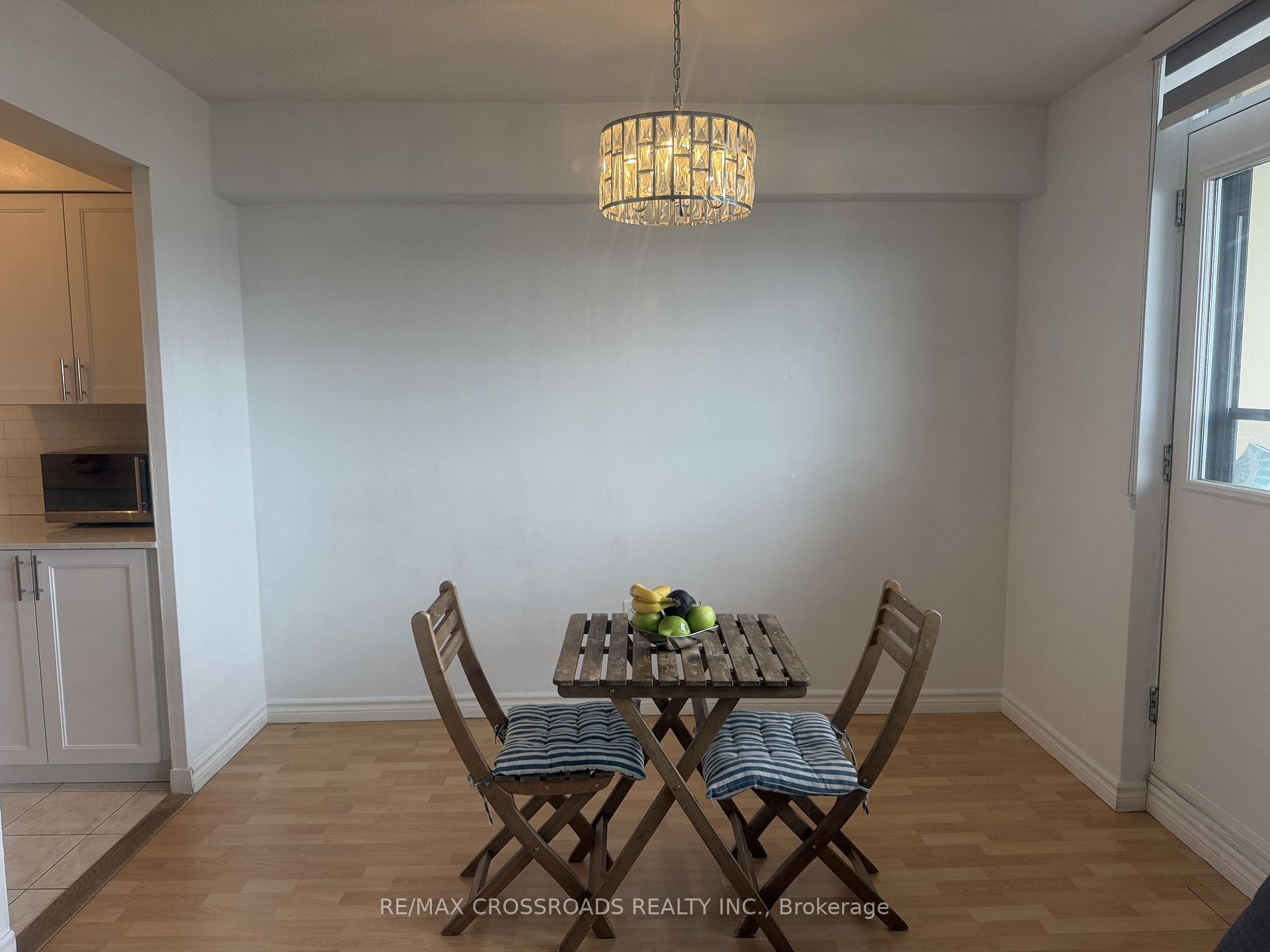 Photo 8 of Unit 1004, 5 Frith Road, North York, Glenfield-Jane Heights — HOMEH