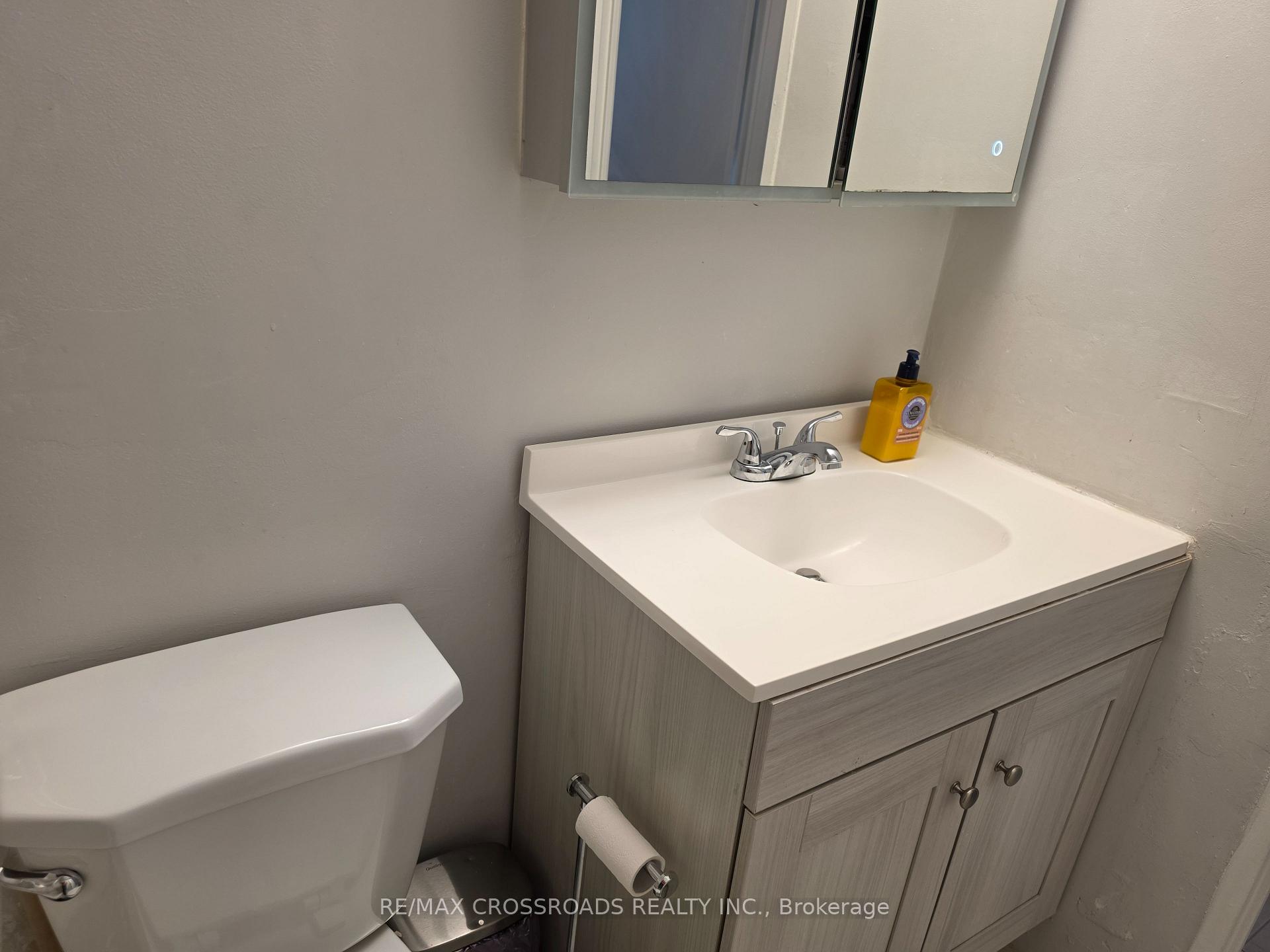 Photo 12 of Unit 1004, 5 Frith Road, North York, Glenfield-Jane Heights — HOMEH