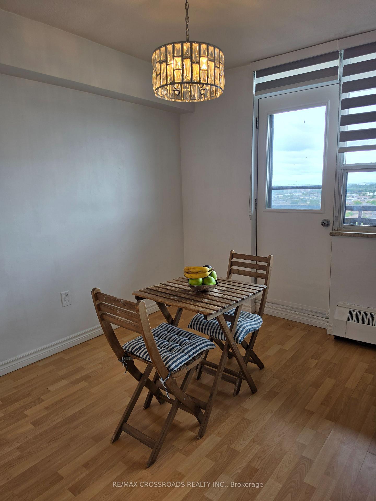 Photo 15 of Unit 1004, 5 Frith Road, North York, Glenfield-Jane Heights — HOMEH