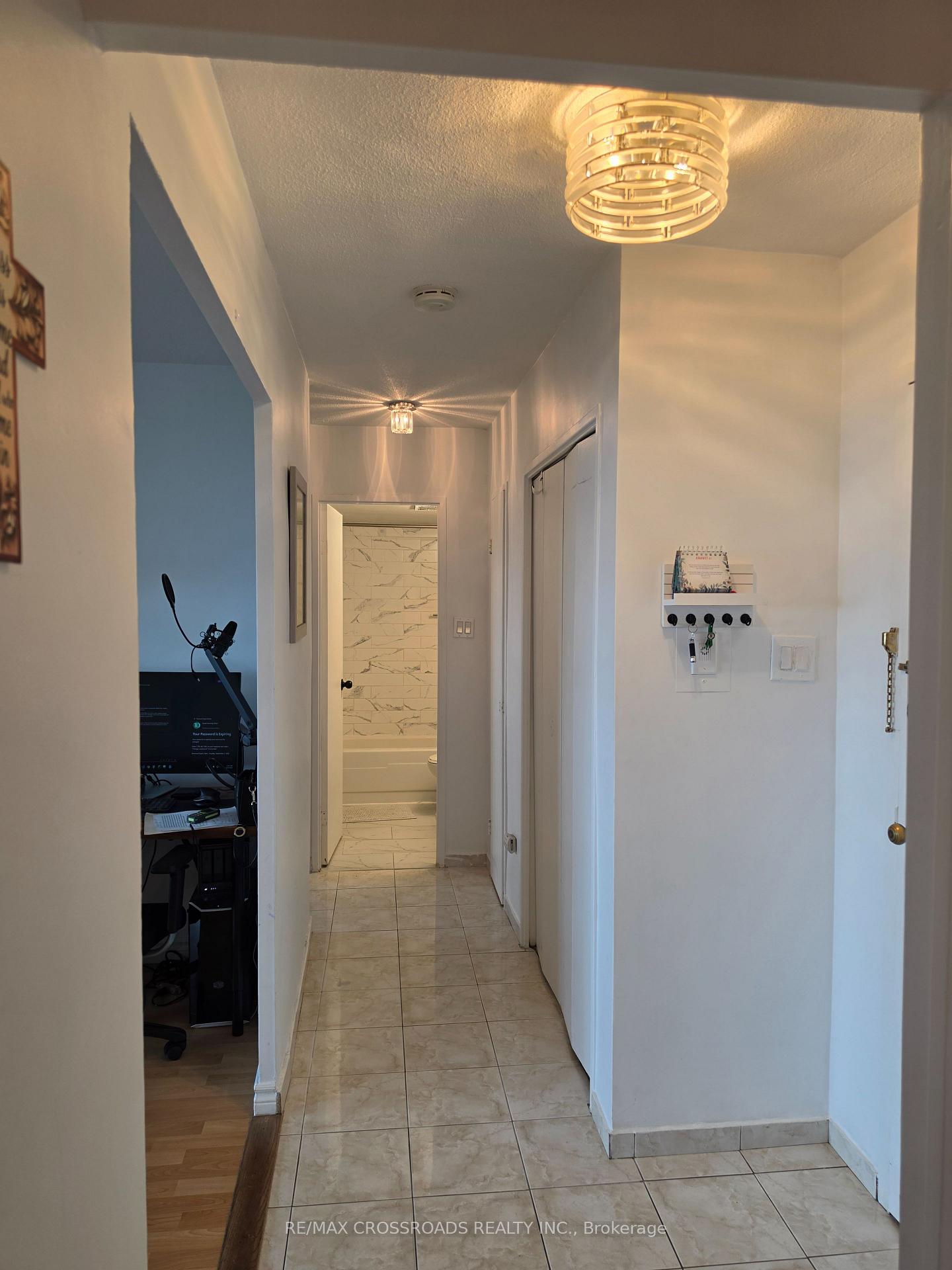 Photo 20 of Unit 1004, 5 Frith Road, North York, Glenfield-Jane Heights — HOMEH