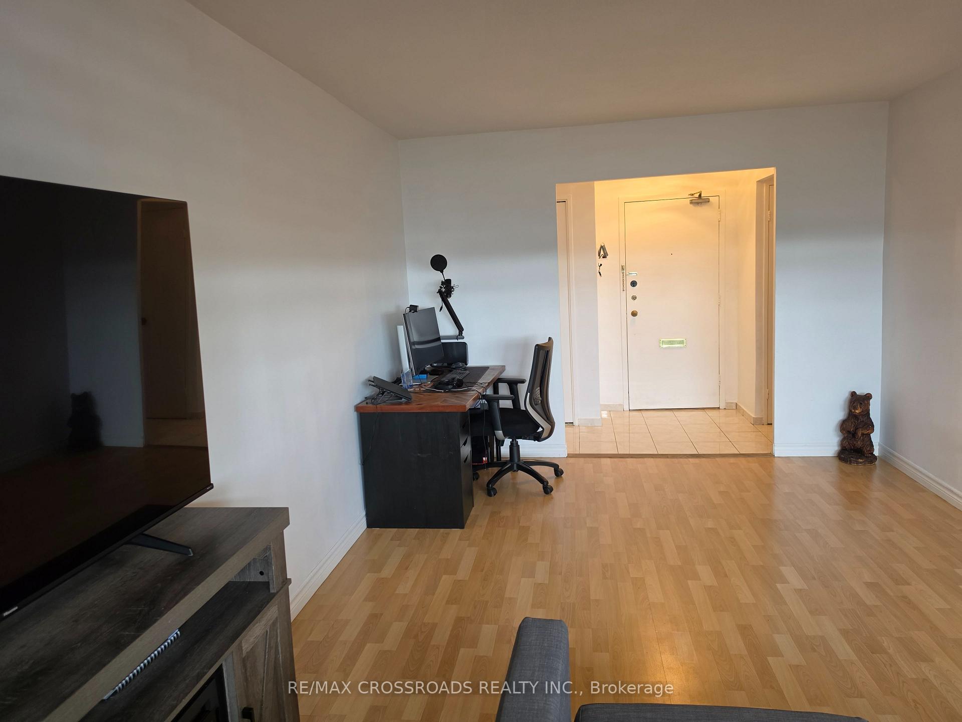 Photo 26 of Unit 1004, 5 Frith Road, North York, Glenfield-Jane Heights — HOMEH