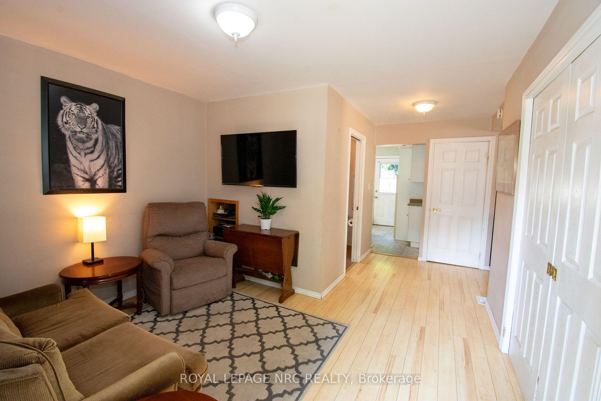 Photo 6 of 13 Mildred Avenue, St. Catharines, Haig — HOMEH