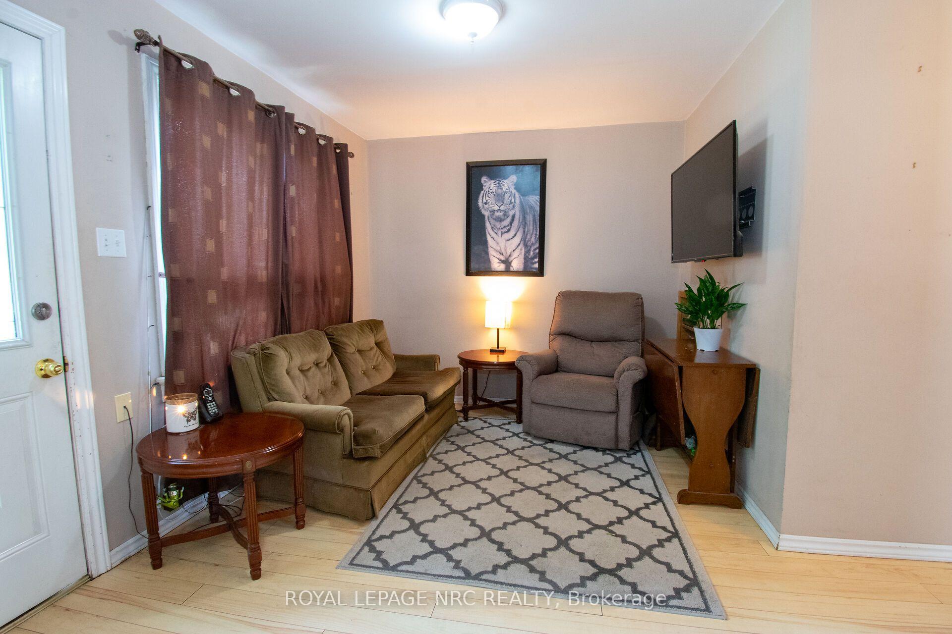 Photo 7 of 13 Mildred Avenue, St. Catharines, Haig — HOMEH