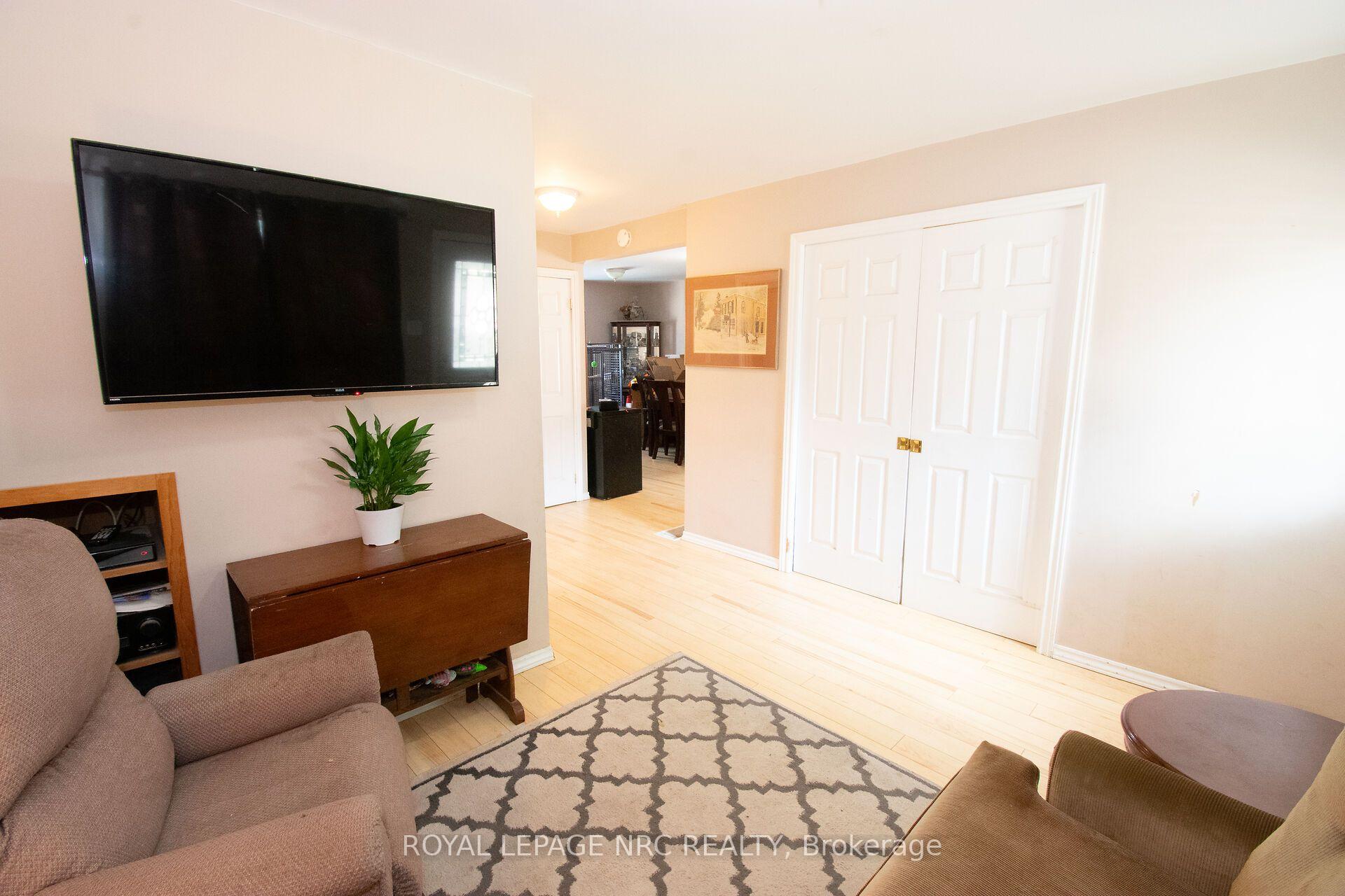 Photo 9 of 13 Mildred Avenue, St. Catharines, Haig — HOMEH
