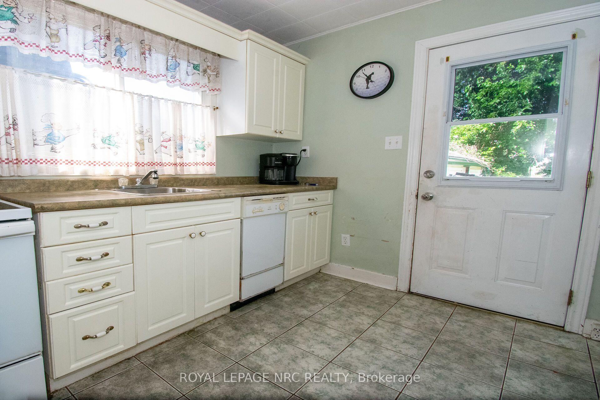 Photo 14 of 13 Mildred Avenue, St. Catharines, Haig — HOMEH