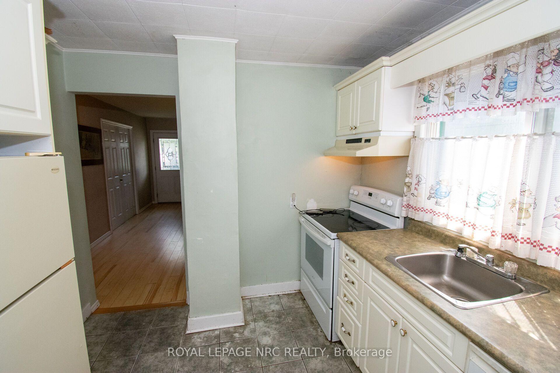 Photo 16 of 13 Mildred Avenue, St. Catharines, Haig — HOMEH