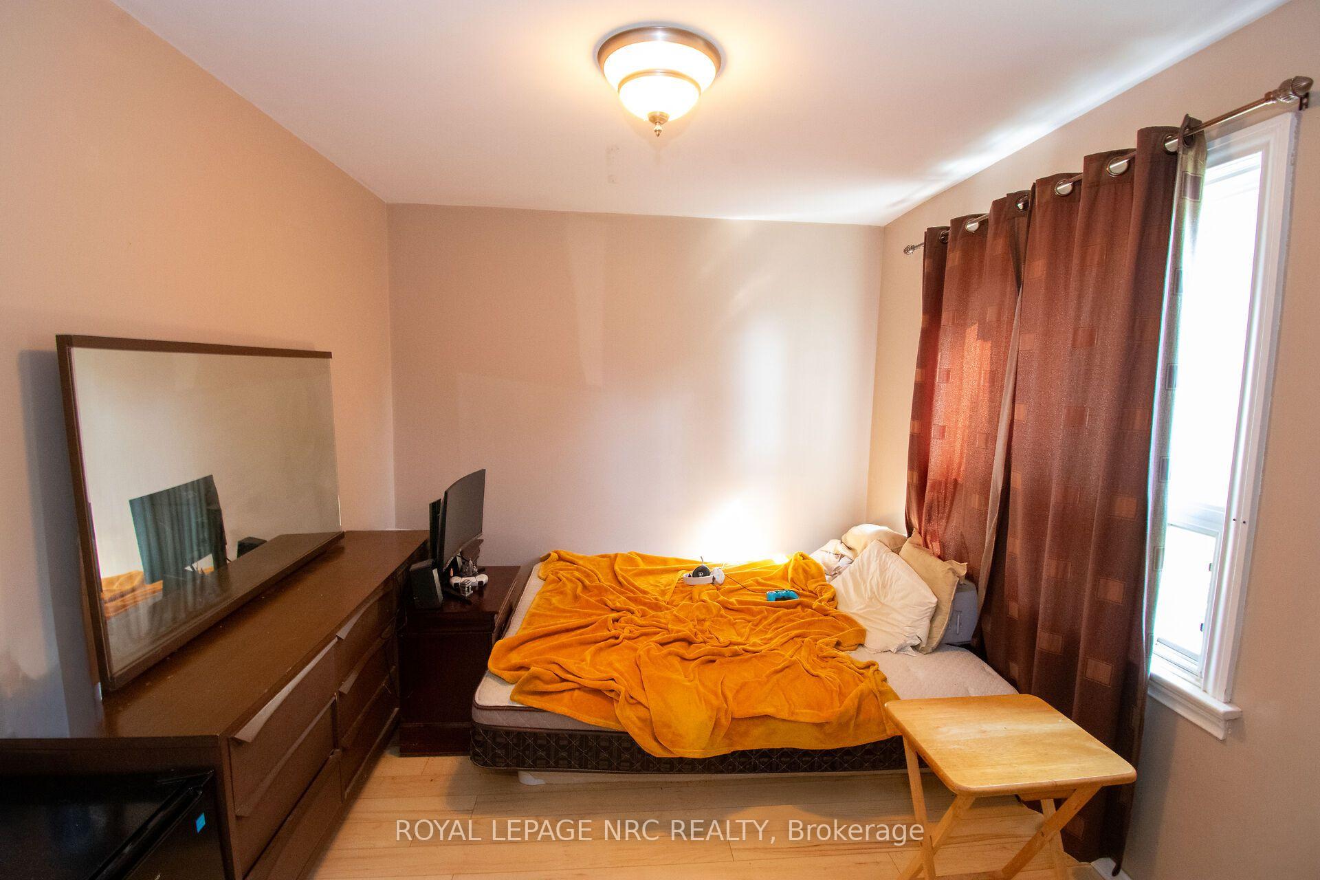 Photo 21 of 13 Mildred Avenue, St. Catharines, Haig — HOMEH