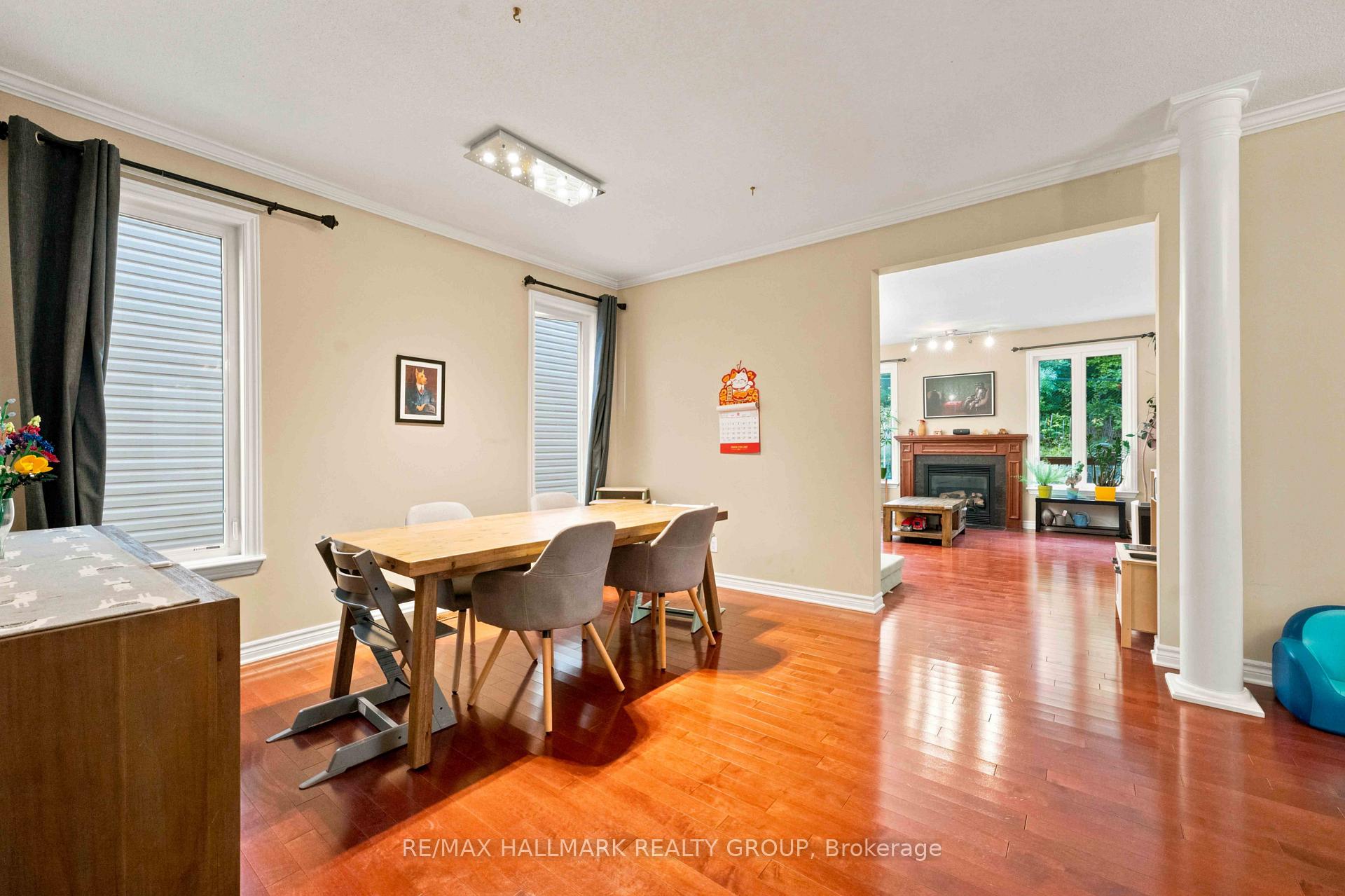 Photo 5 of 328 Laughlin Circle, Ottawa, Kanata - Kanata Lakes/Heritage Hills — HOMEH