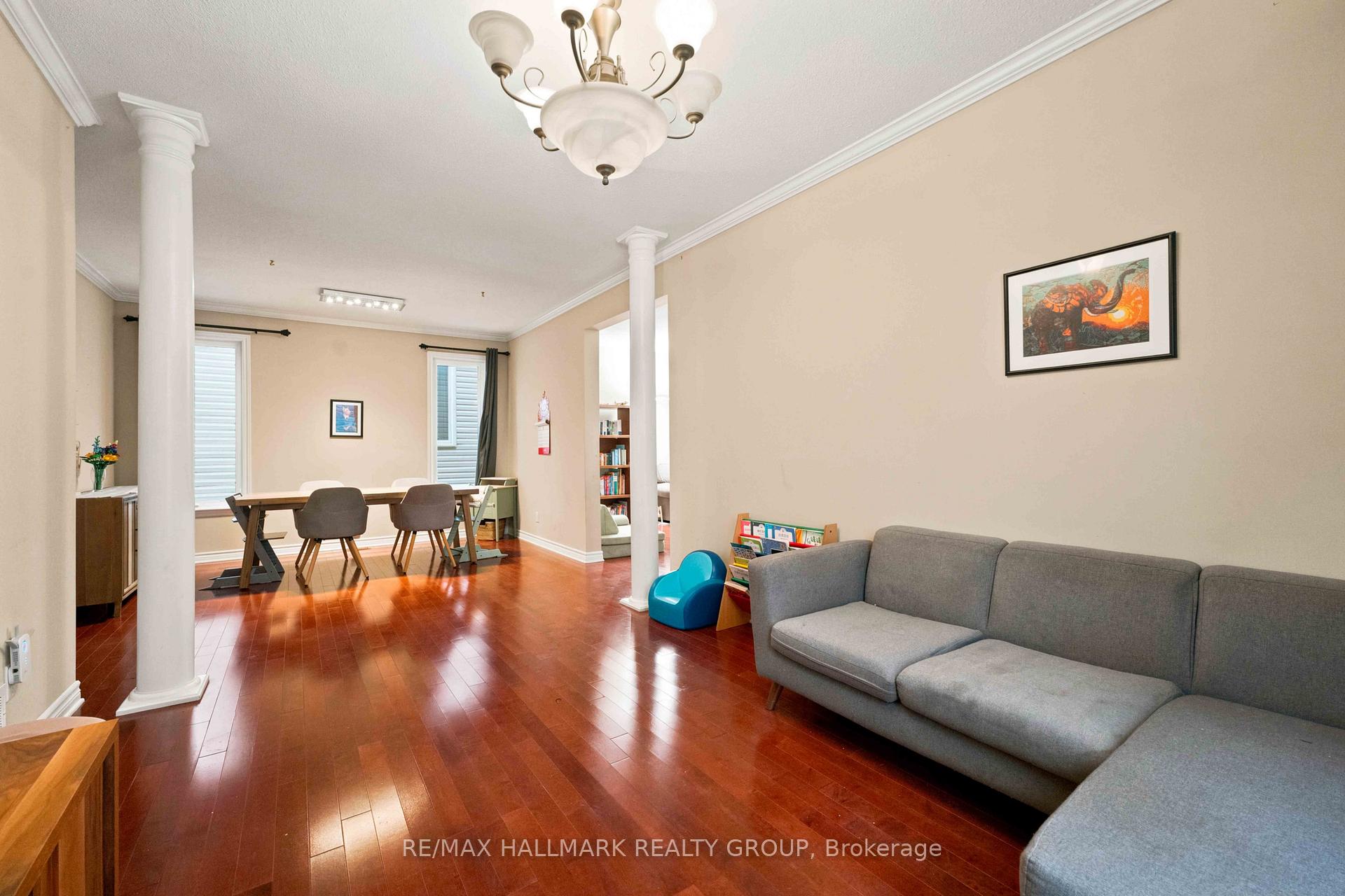 Photo 8 of 328 Laughlin Circle, Ottawa, Kanata - Kanata Lakes/Heritage Hills — HOMEH