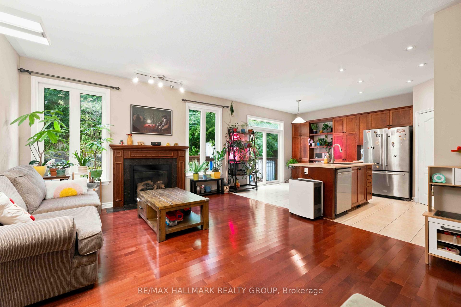 Photo 12 of 328 Laughlin Circle, Ottawa, Kanata - Kanata Lakes/Heritage Hills — HOMEH