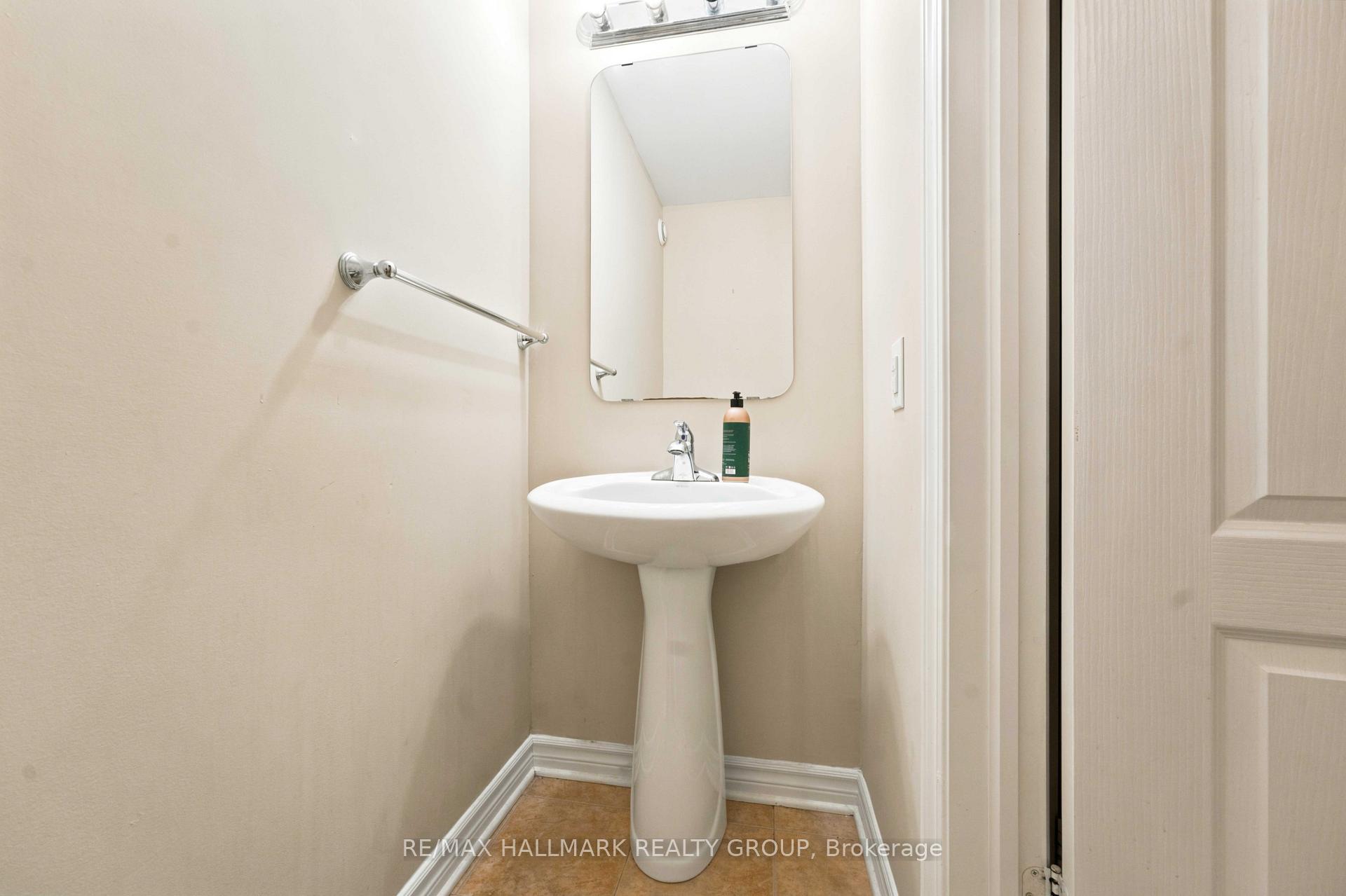 Photo 15 of 328 Laughlin Circle, Ottawa, Kanata - Kanata Lakes/Heritage Hills — HOMEH