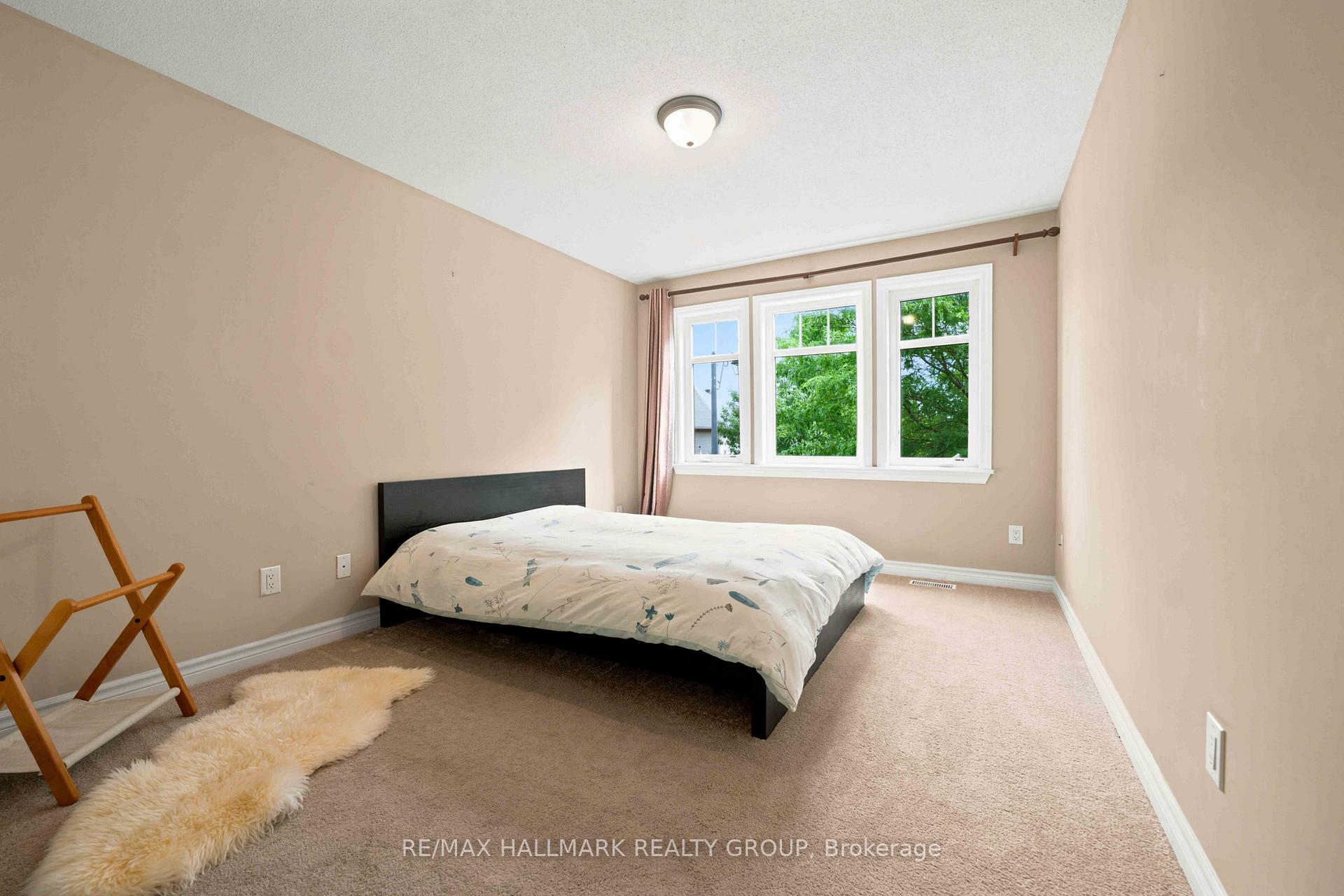 Photo 17 of 328 Laughlin Circle, Ottawa, Kanata - Kanata Lakes/Heritage Hills — HOMEH