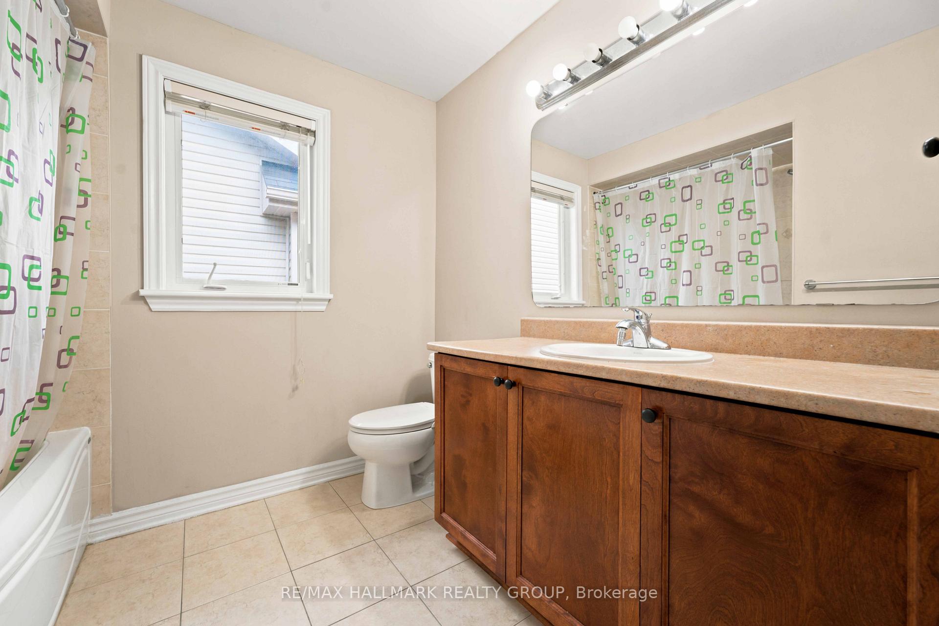 Photo 19 of 328 Laughlin Circle, Ottawa, Kanata - Kanata Lakes/Heritage Hills — HOMEH
