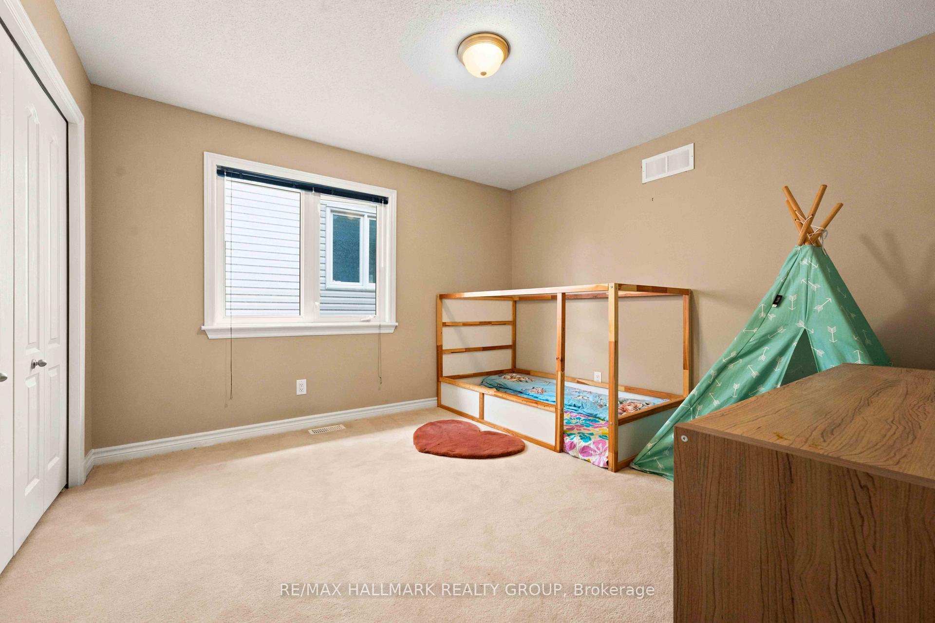 Photo 21 of 328 Laughlin Circle, Ottawa, Kanata - Kanata Lakes/Heritage Hills — HOMEH