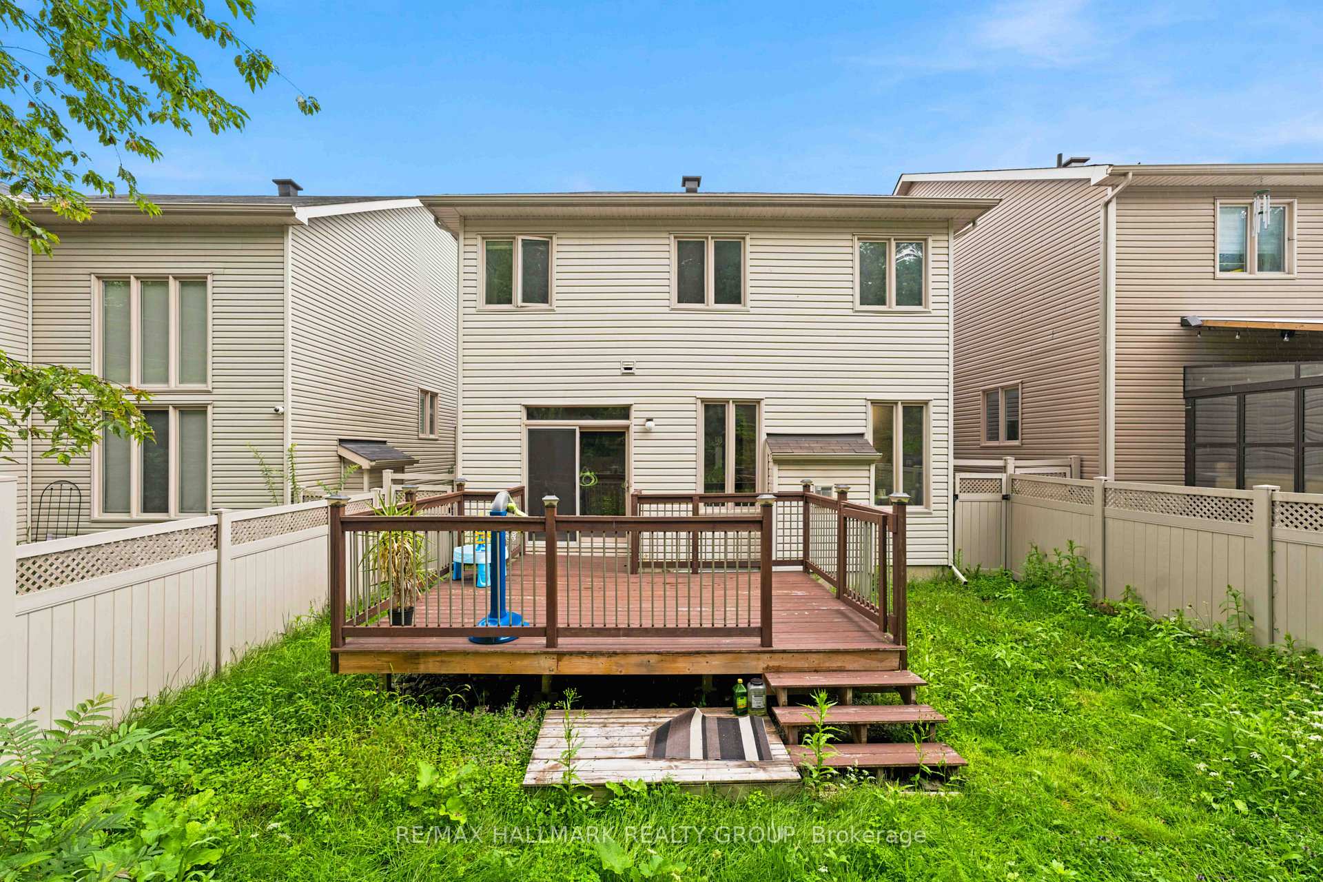 Photo 27 of 328 Laughlin Circle, Ottawa, Kanata - Kanata Lakes/Heritage Hills — HOMEH