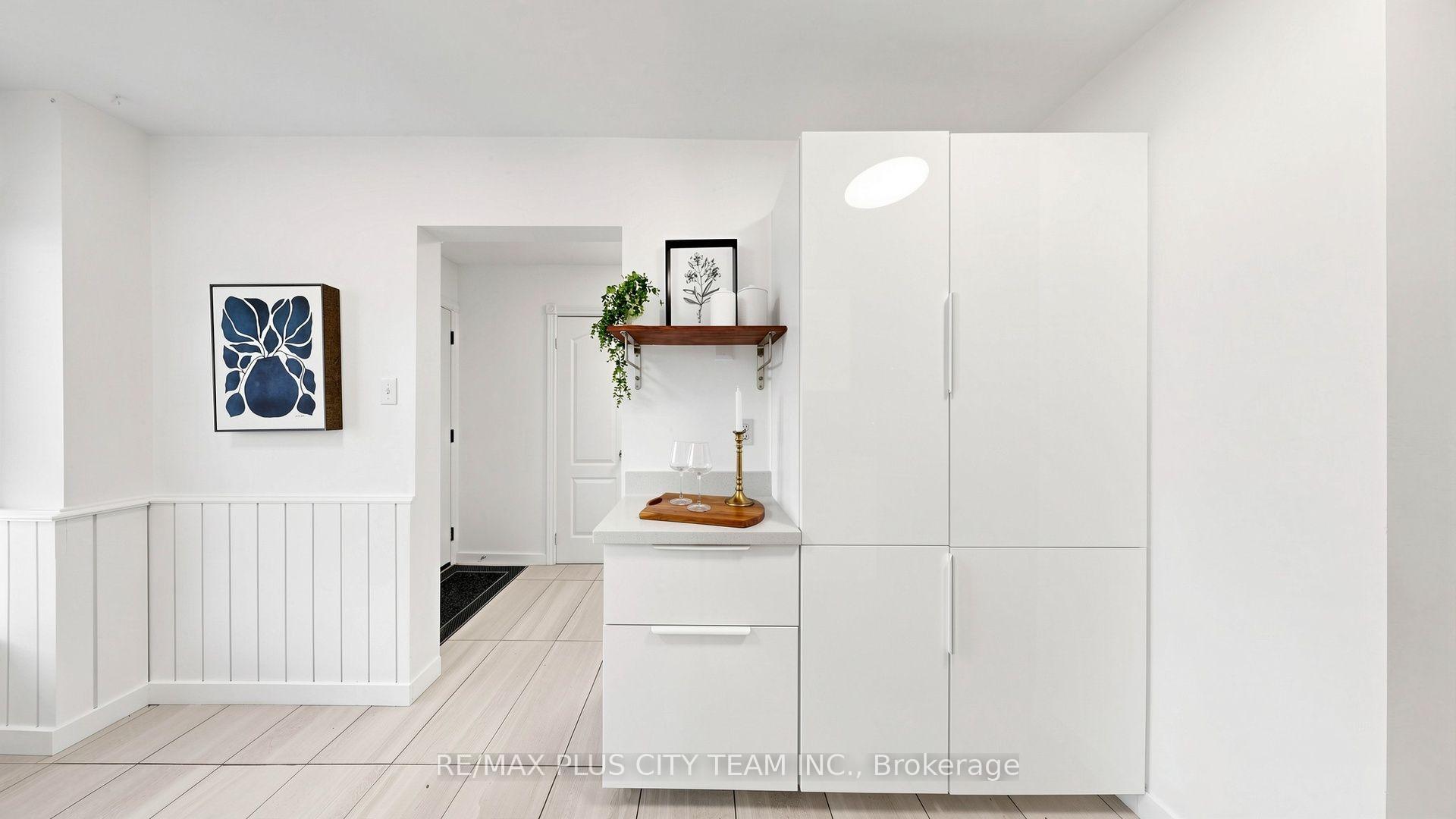 Photo 13 of Unit 16, 60 Tangle Briar Way, North York, Bayview Village — HOMEH