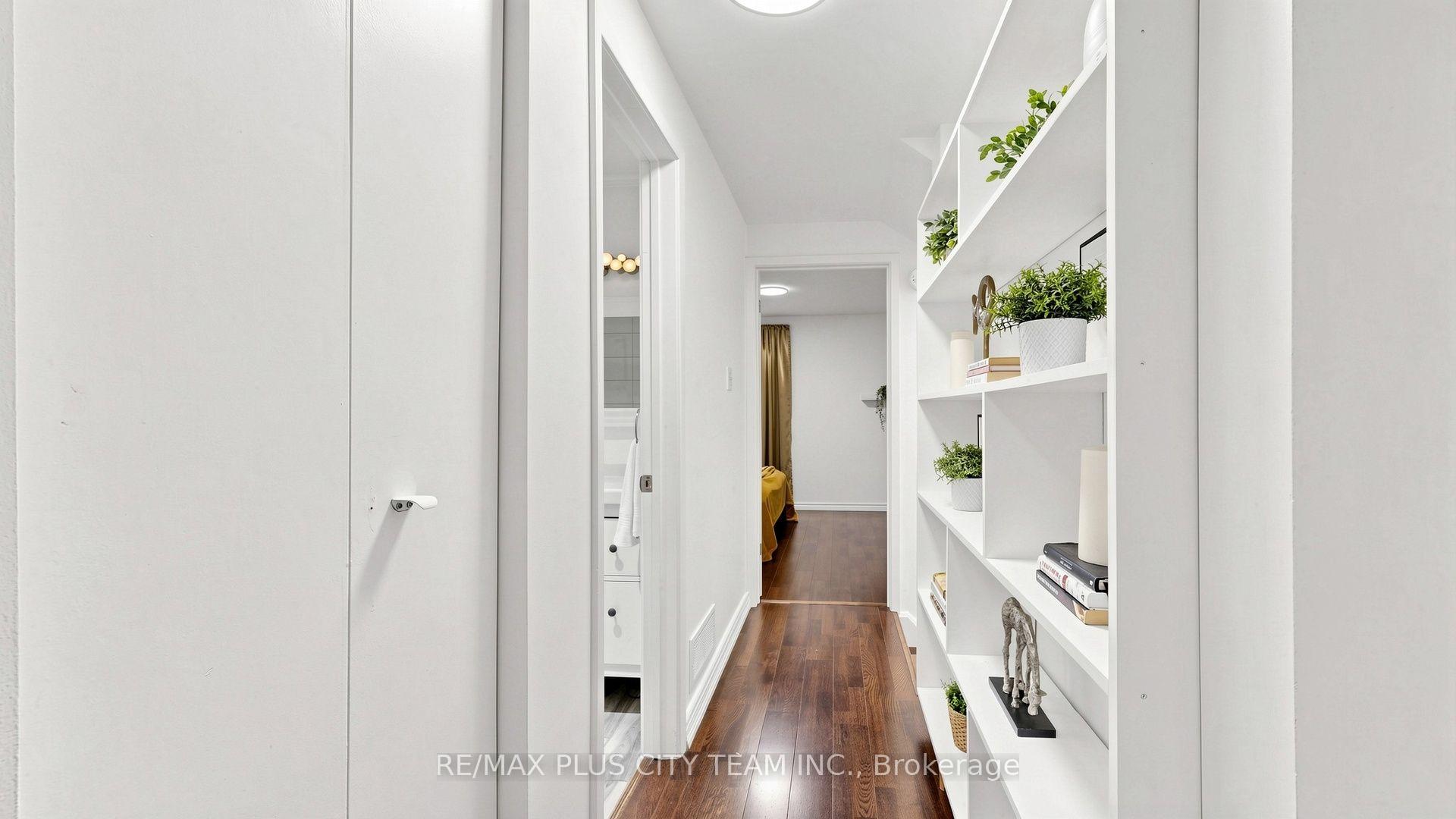 Photo 15 of Unit 16, 60 Tangle Briar Way, North York, Bayview Village — HOMEH