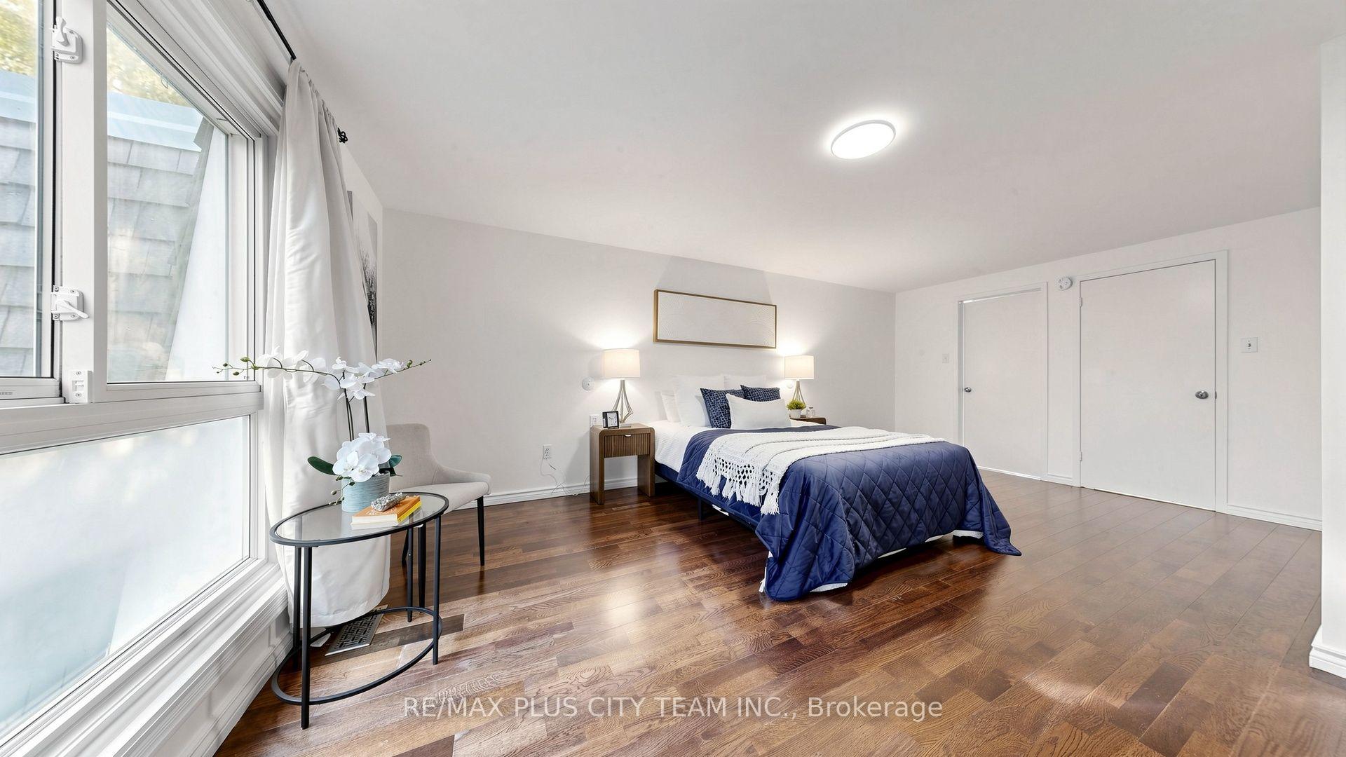 Photo 16 of Unit 16, 60 Tangle Briar Way, North York, Bayview Village — HOMEH