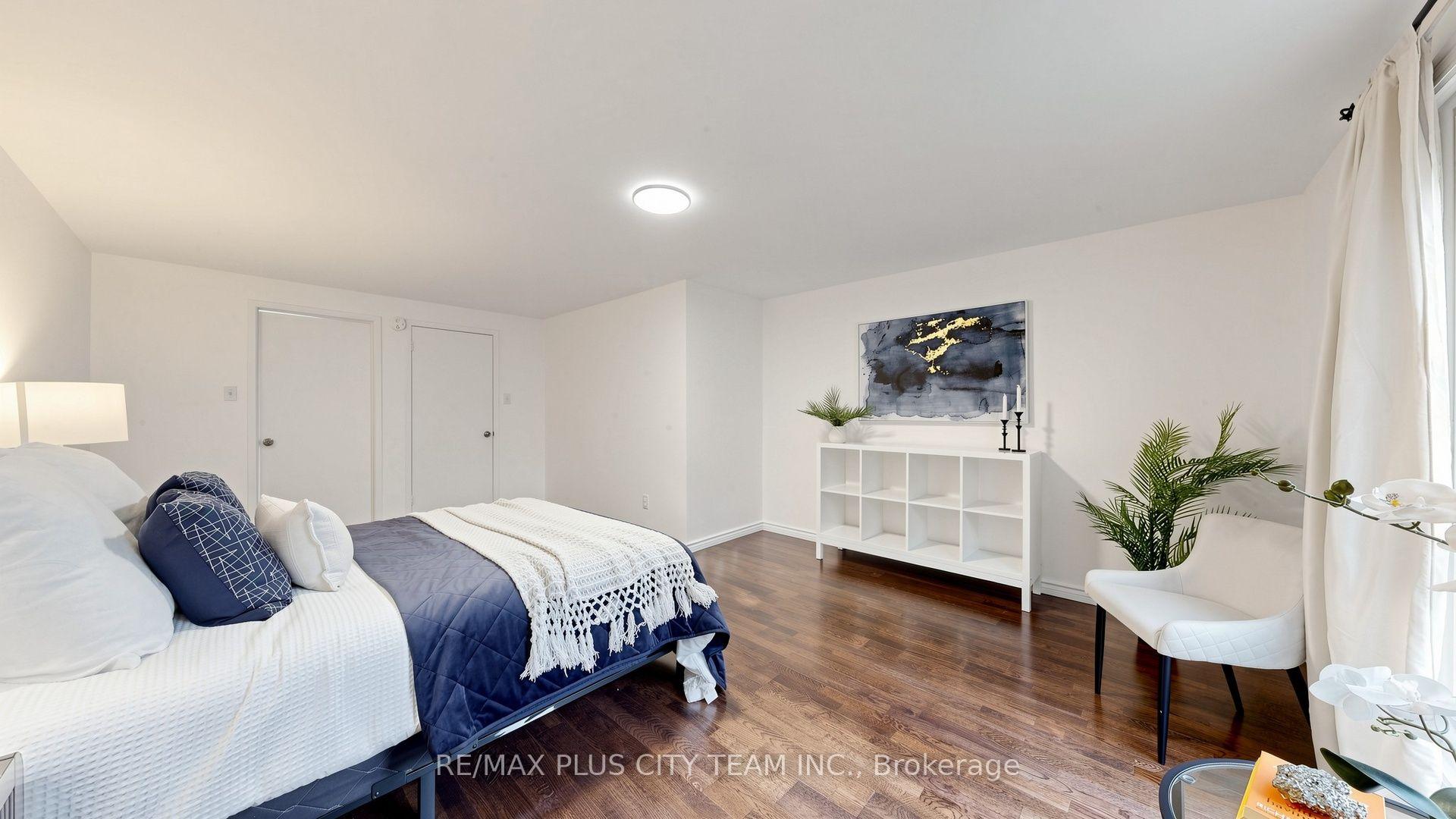 Photo 17 of Unit 16, 60 Tangle Briar Way, North York, Bayview Village — HOMEH