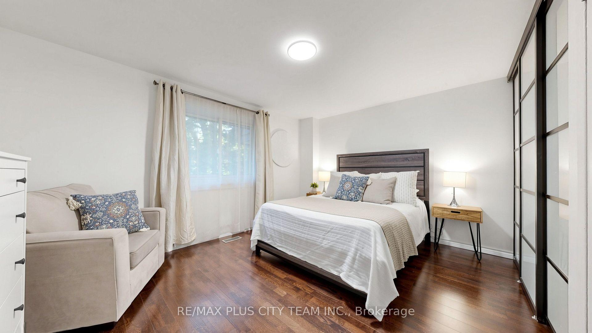 Photo 22 of Unit 16, 60 Tangle Briar Way, North York, Bayview Village — HOMEH