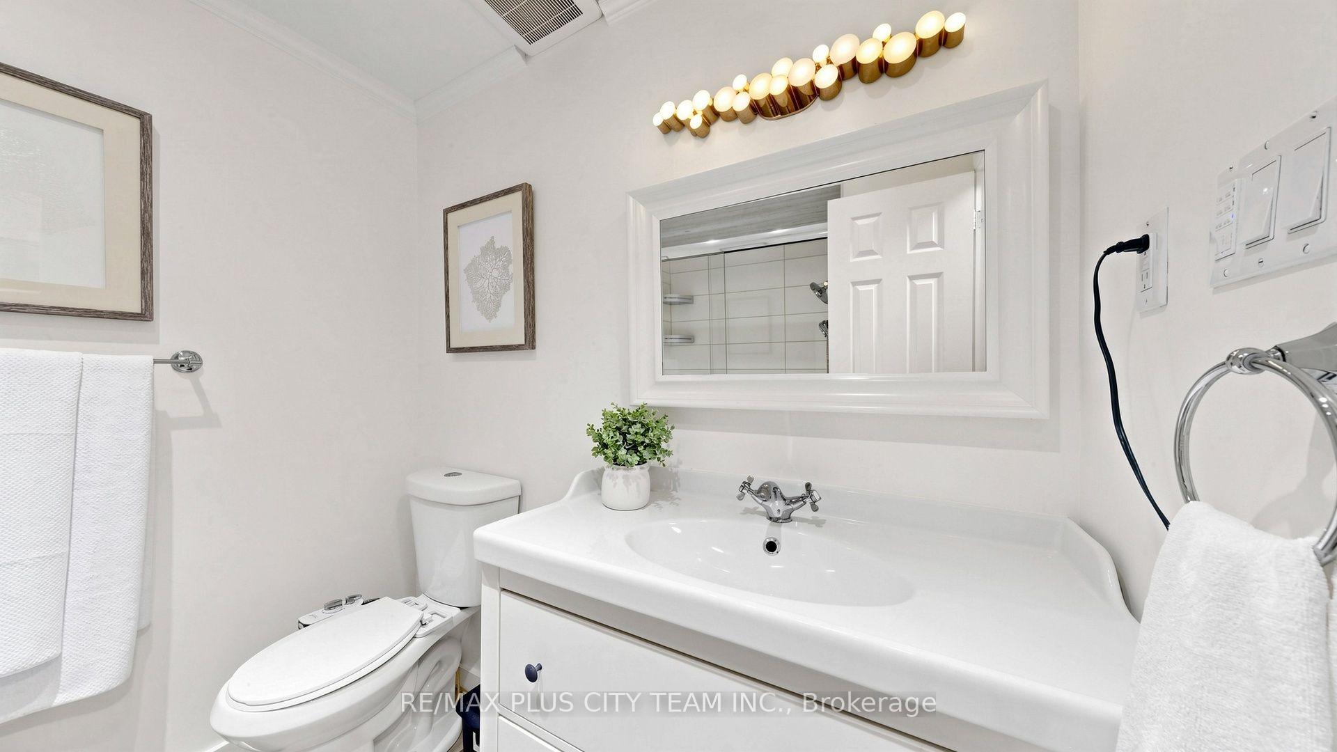 Photo 27 of Unit 16, 60 Tangle Briar Way, North York, Bayview Village — HOMEH