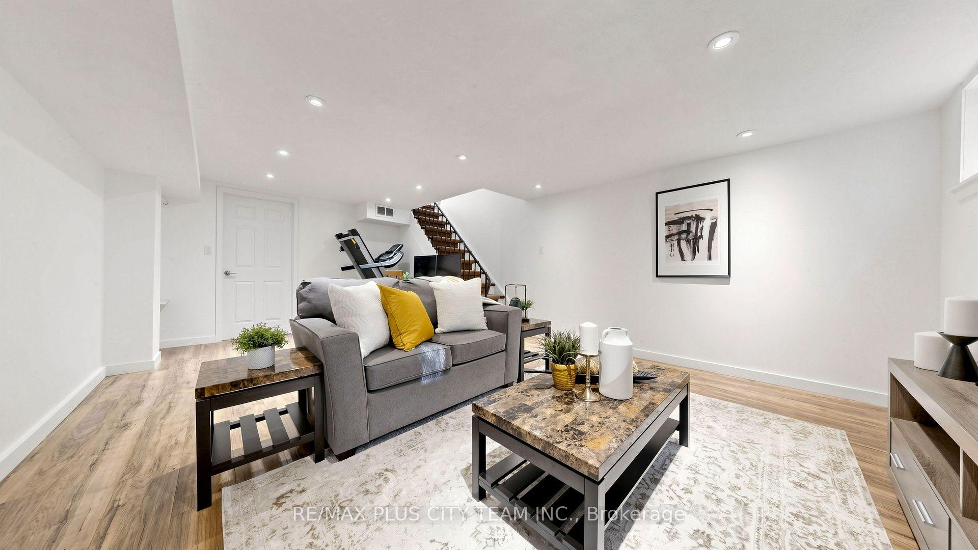 Photo 29 of Unit 16, 60 Tangle Briar Way, North York, Bayview Village — HOMEH