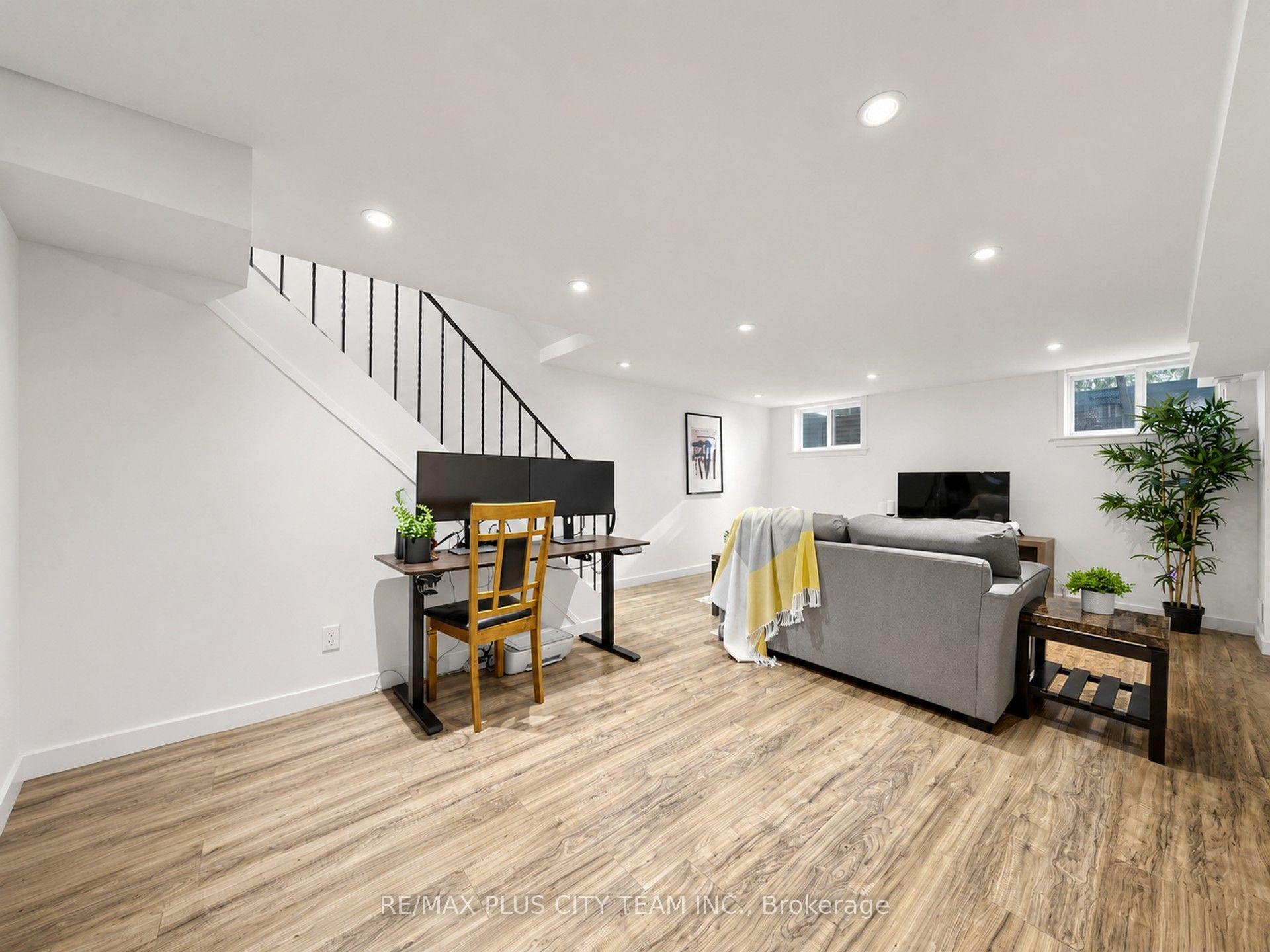 Photo 30 of Unit 16, 60 Tangle Briar Way, North York, Bayview Village — HOMEH