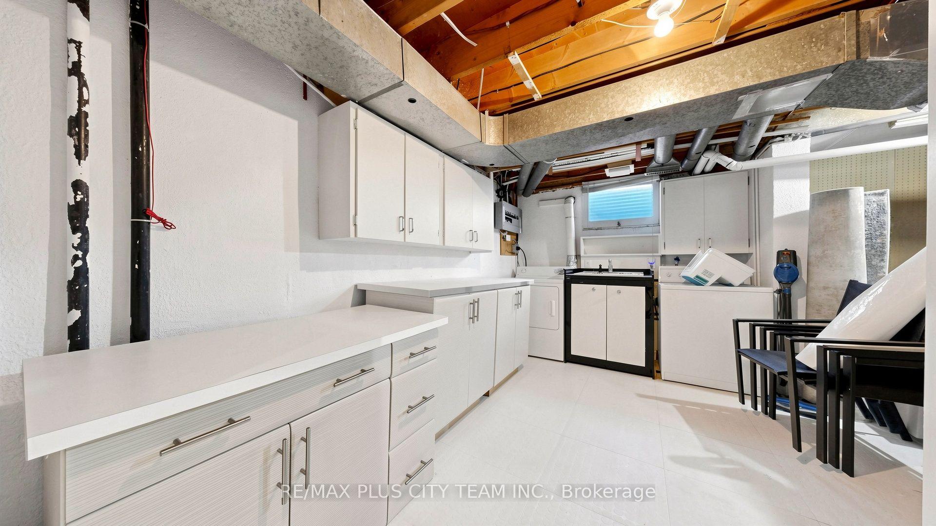 Photo 32 of Unit 16, 60 Tangle Briar Way, North York, Bayview Village — HOMEH