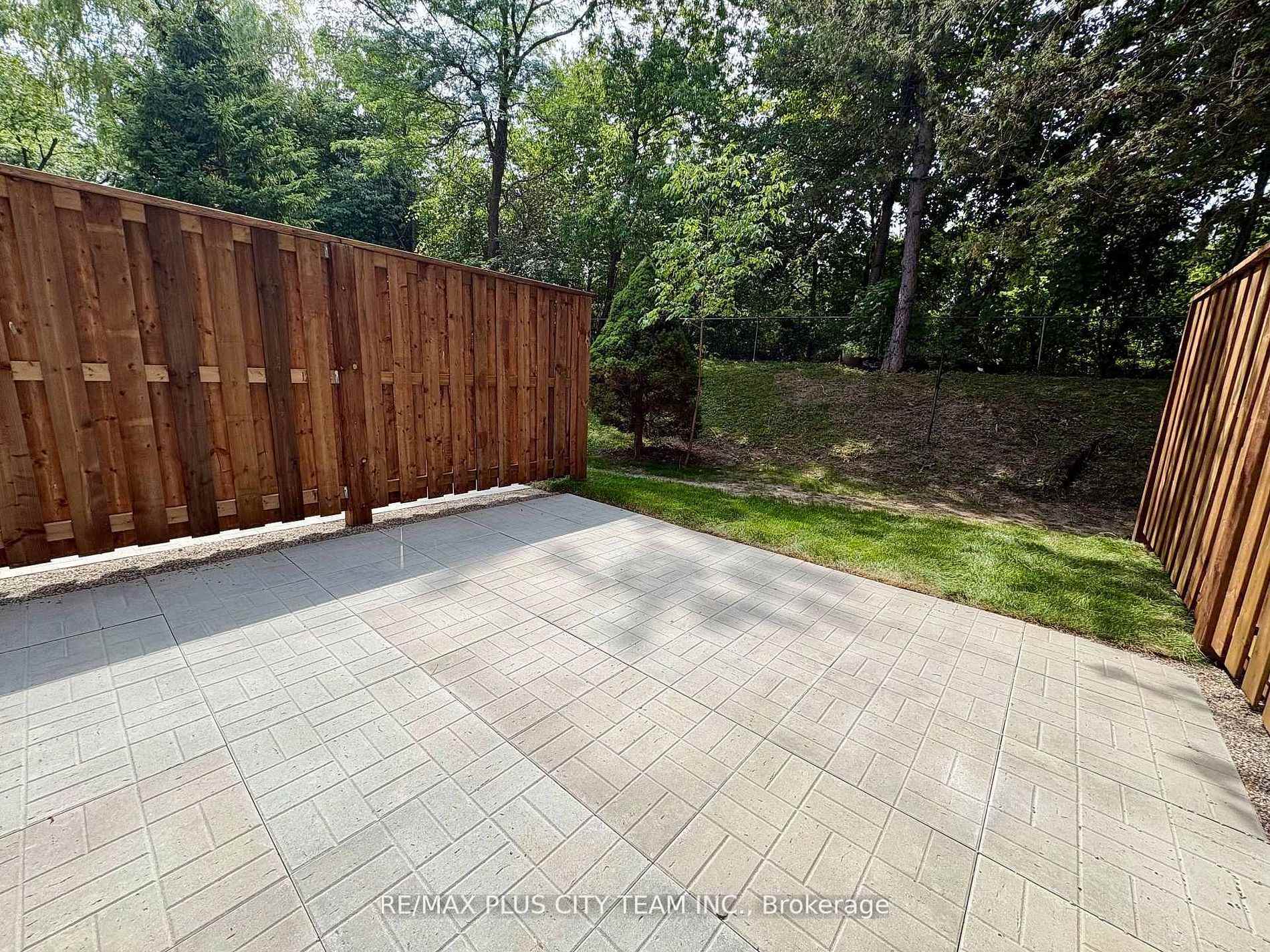 Photo 34 of Unit 16, 60 Tangle Briar Way, North York, Bayview Village — HOMEH