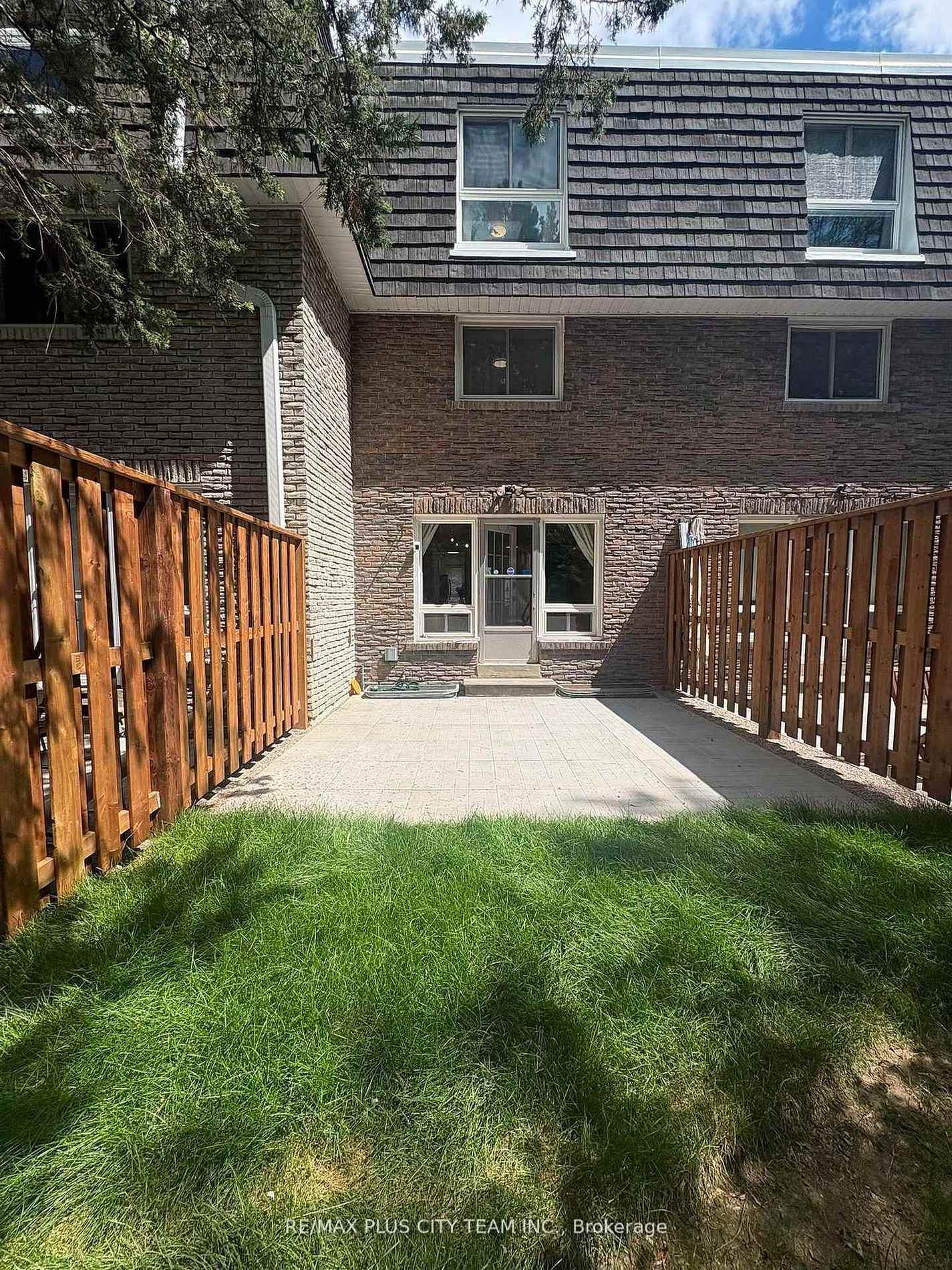 Photo 35 of Unit 16, 60 Tangle Briar Way, North York, Bayview Village — HOMEH