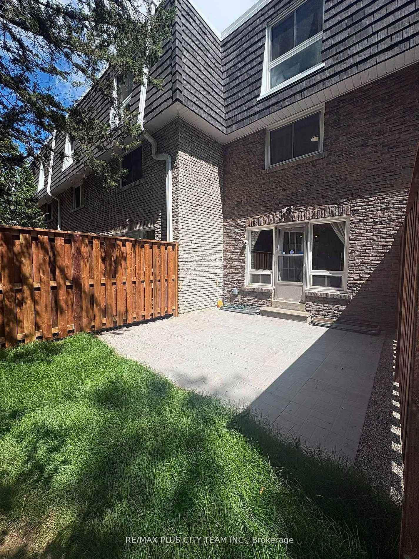 Photo 37 of Unit 16, 60 Tangle Briar Way, North York, Bayview Village — HOMEH