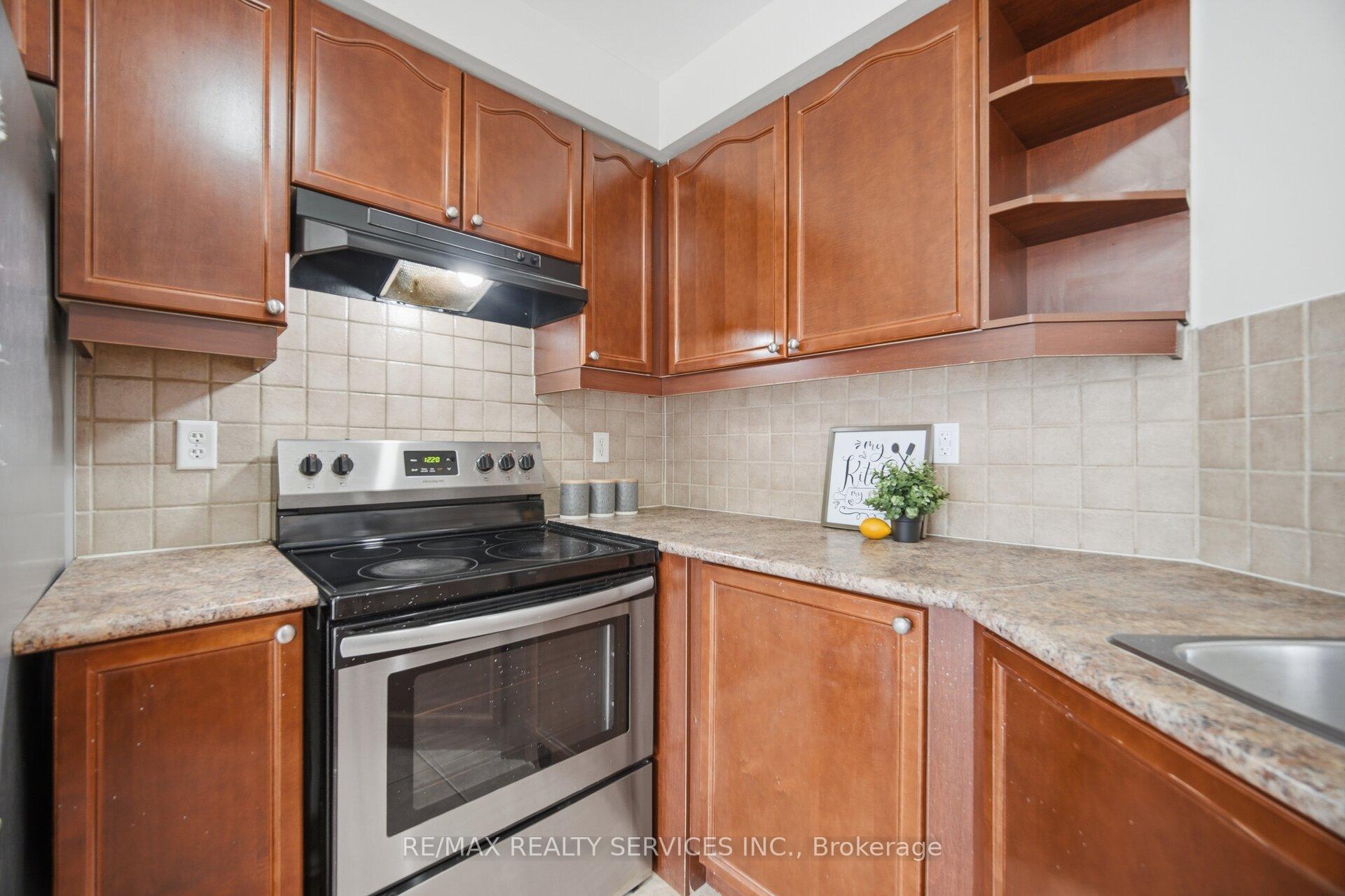 Photo 17 of 9 Ollie Avenue, Brampton, Credit Valley — HOMEH
