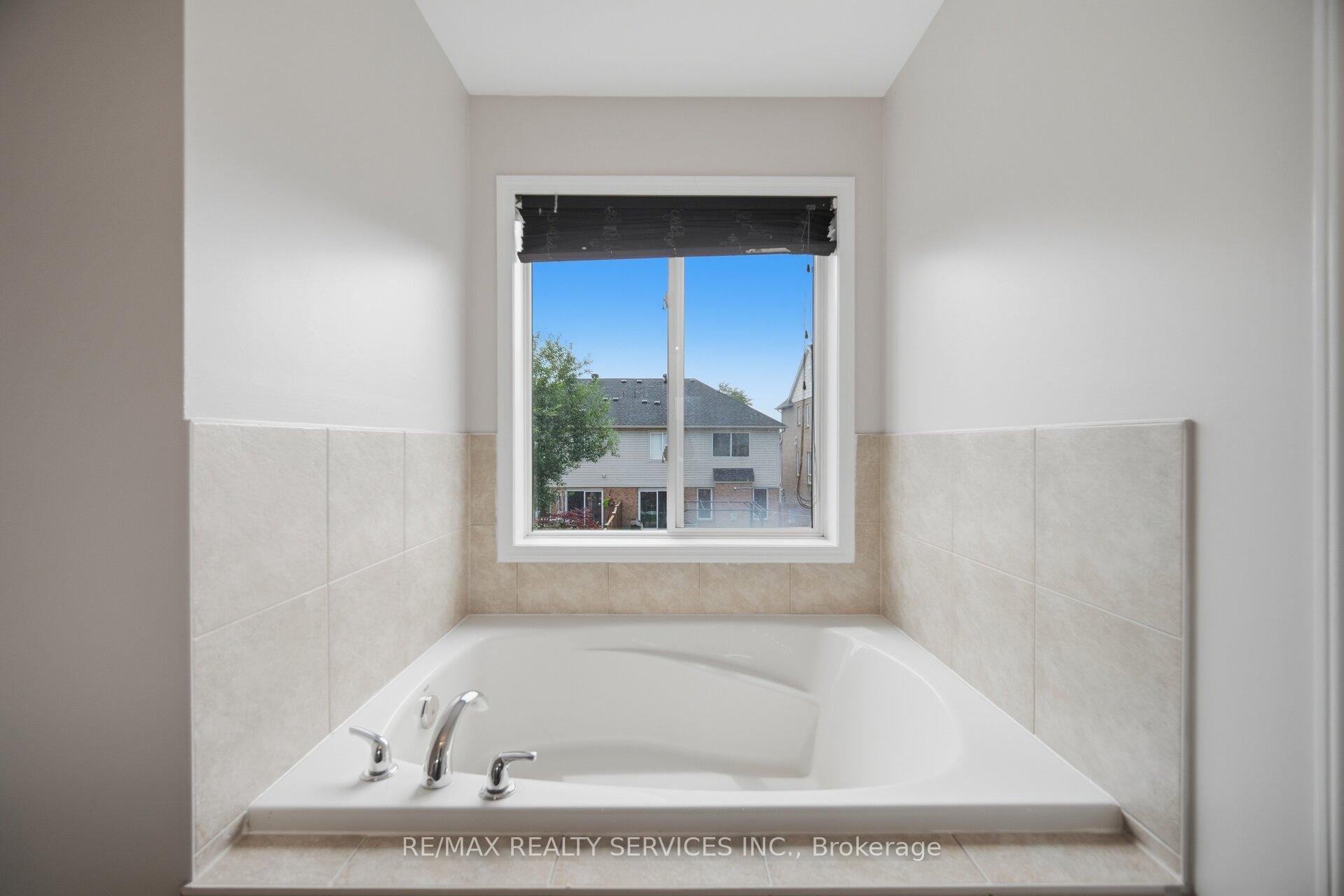 Photo 27 of 9 Ollie Avenue, Brampton, Credit Valley — HOMEH