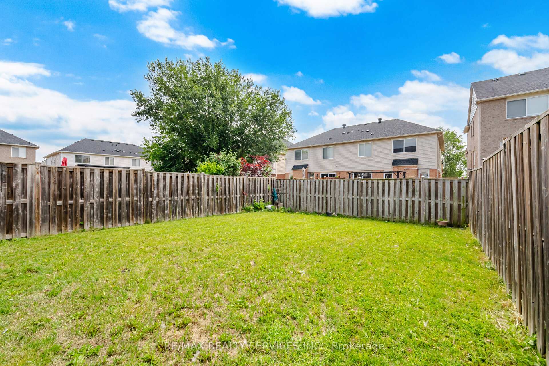 Photo 38 of 9 Ollie Avenue, Brampton, Credit Valley — HOMEH