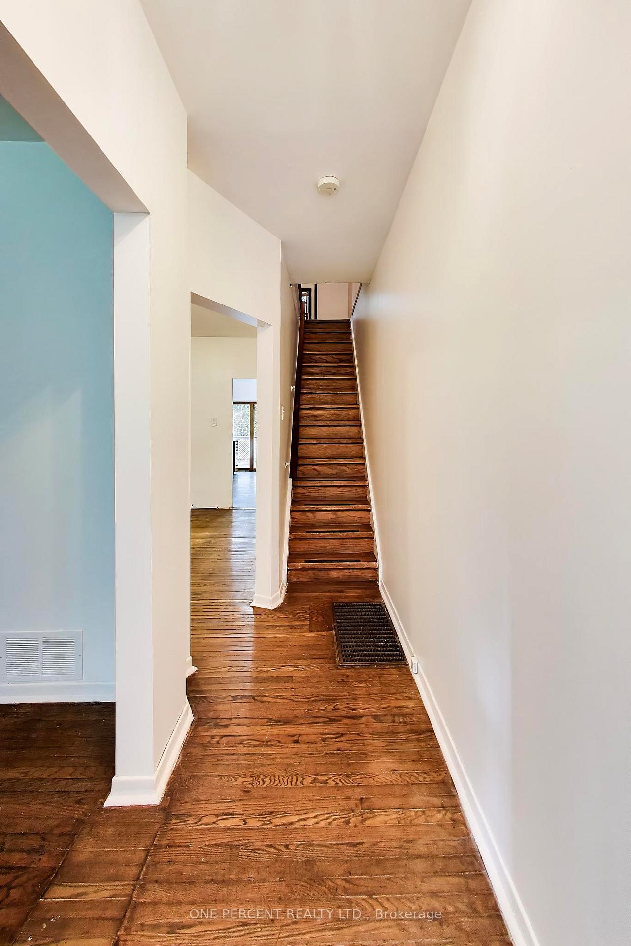 Photo 3 of 150 Beech Avenue, Toronto, The Beaches — HOMEH