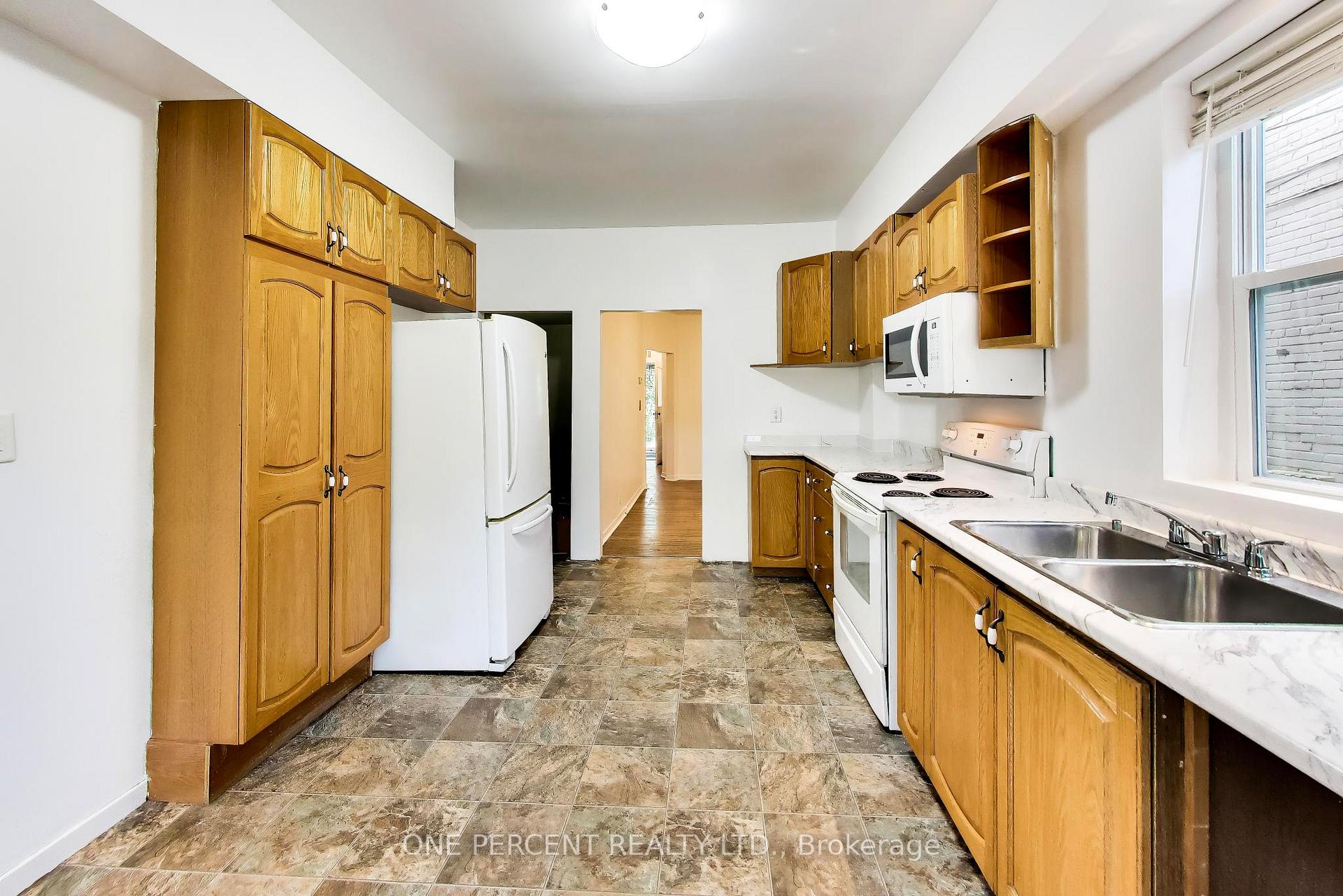 Photo 13 of 150 Beech Avenue, Toronto, The Beaches — HOMEH