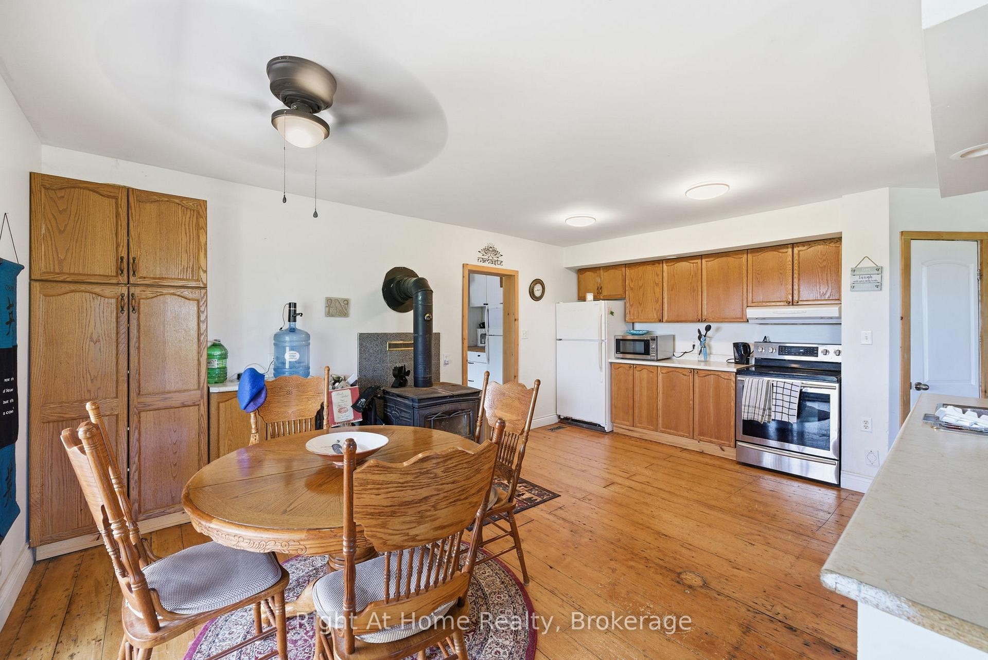 Photo 12 of 660 County Rd 19, Prince Edward County, Ameliasburg Ward — HOMEH