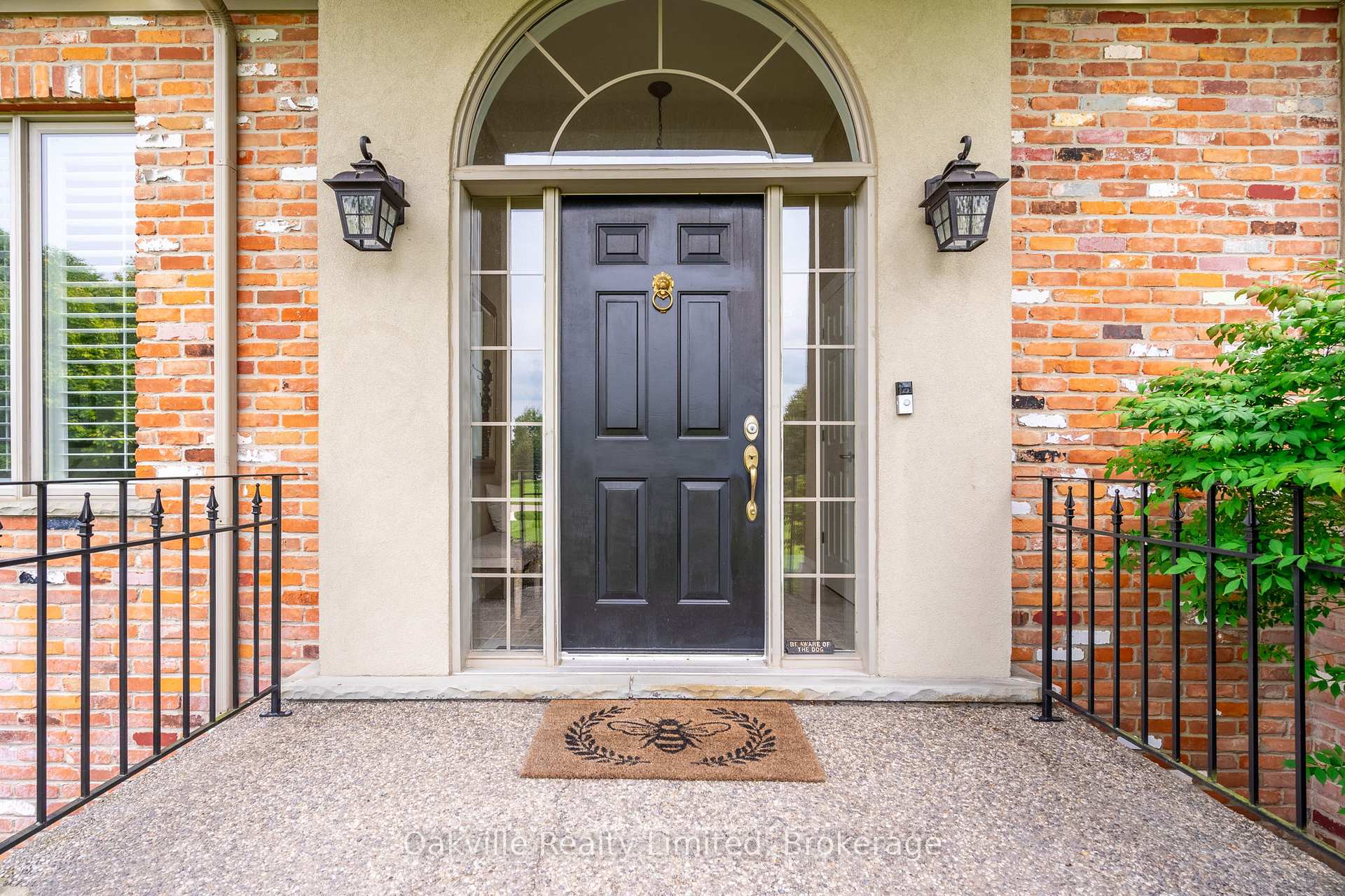 Photo 3 of 45 Gatepost Pl Gatepost Place, Hamilton, Lynden — HOMEH