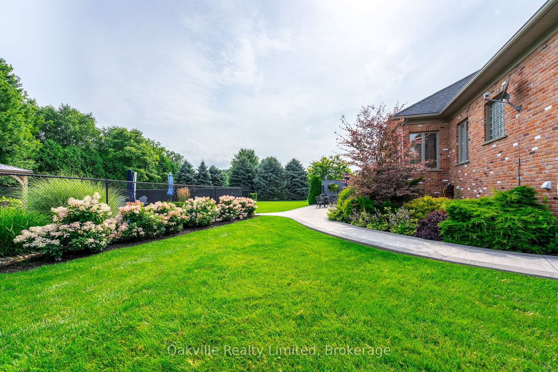 Photo 47 of 45 Gatepost Pl Gatepost Place, Hamilton, Lynden — HOMEH