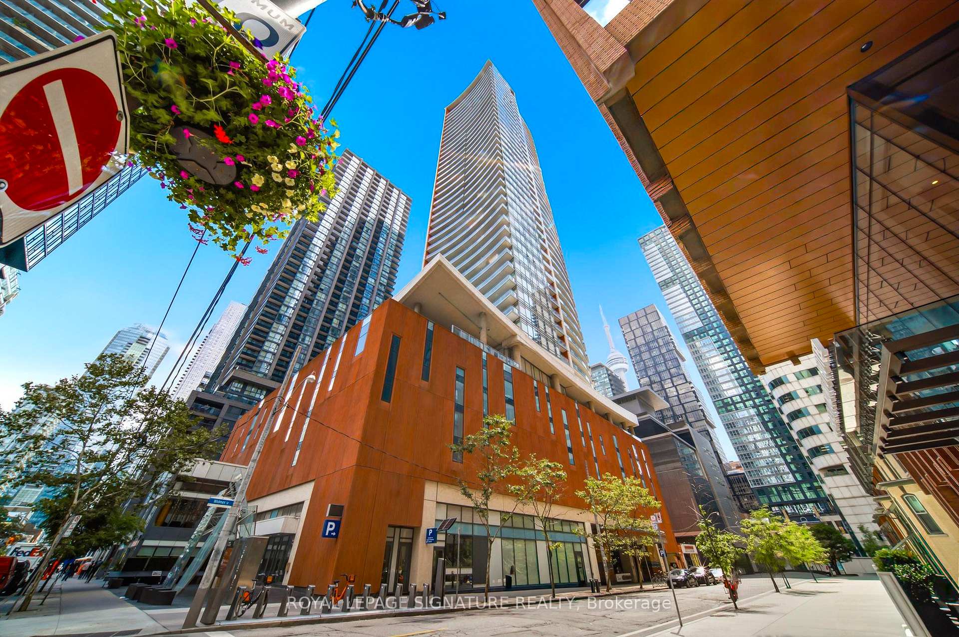 Photo 16 of Unit 1001, 21 Widmer Street, Toronto, Waterfront Communities — HOMEH