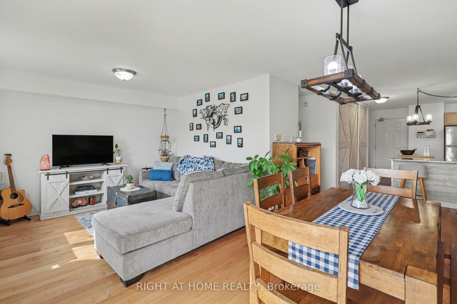 Photo 9 of Unit 202, 646 Cummings Avenue, Ottawa, Castle Heights/Rideau High — HOMEH