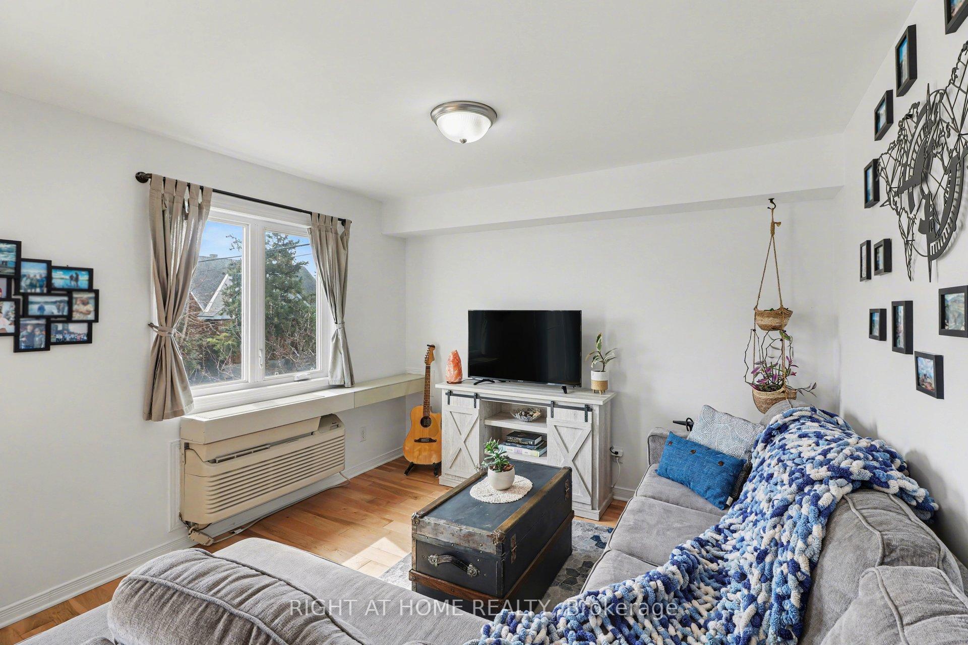 Photo 10 of Unit 202, 646 Cummings Avenue, Ottawa, Castle Heights/Rideau High — HOMEH